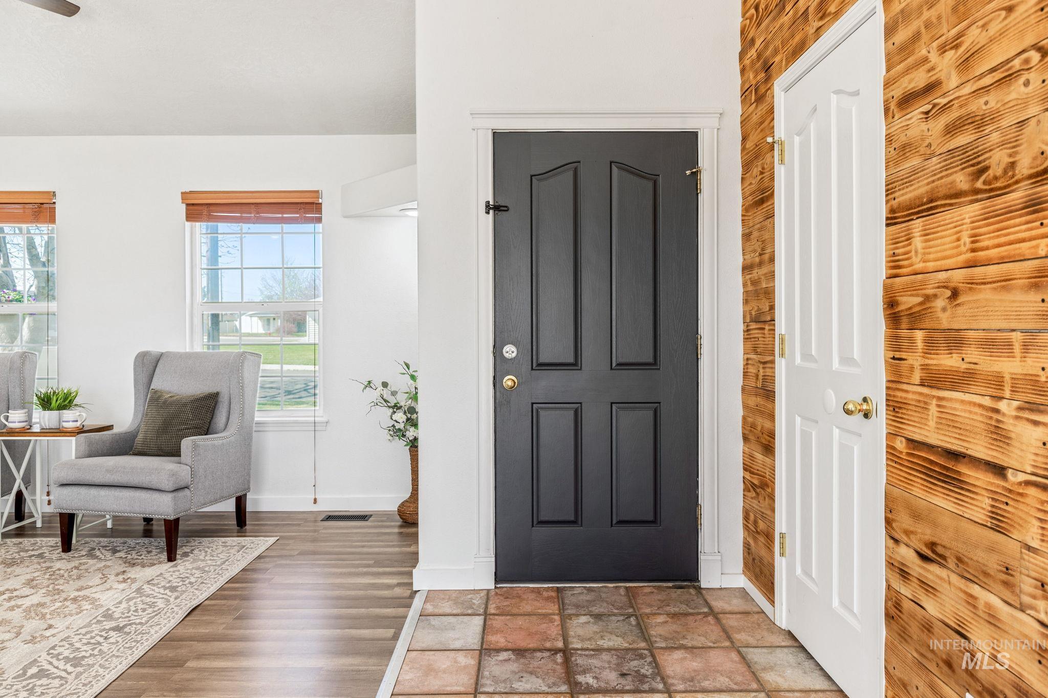 526 Cornwall Way, Fruitland, Idaho 83619, 3 Bedrooms, 2 Bathrooms, Residential For Sale, Price $344,800, 98981172