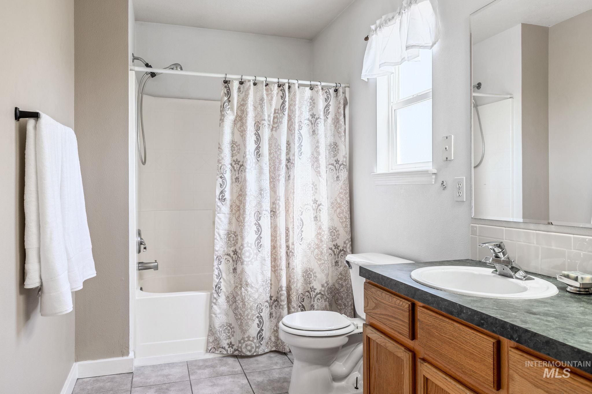 526 Cornwall Way, Fruitland, Idaho 83619, 3 Bedrooms, 2 Bathrooms, Residential For Sale, Price $344,800, 98981172