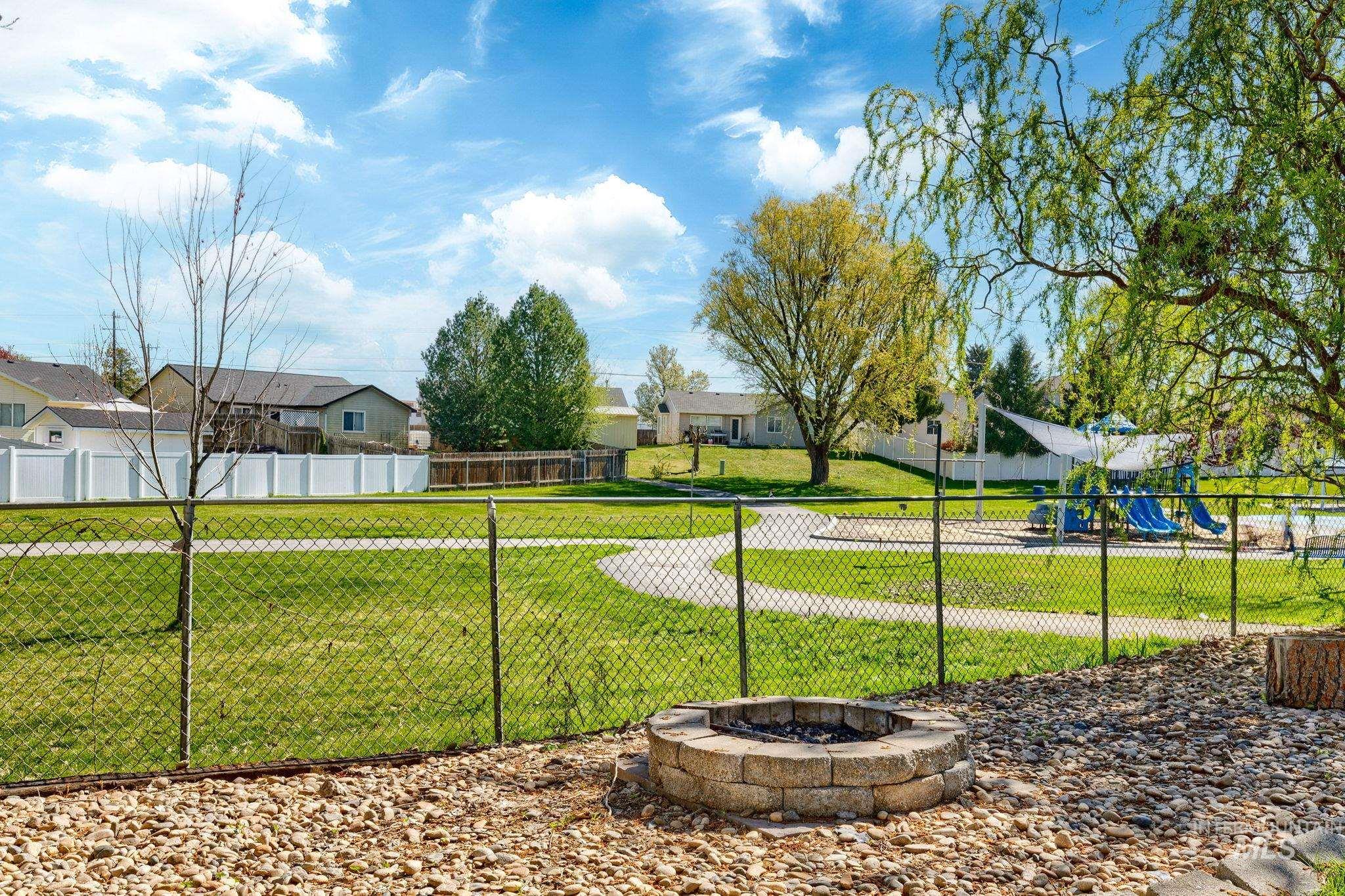 526 Cornwall Way, Fruitland, Idaho 83619, 3 Bedrooms, 2 Bathrooms, Residential For Sale, Price $344,800, 98981172