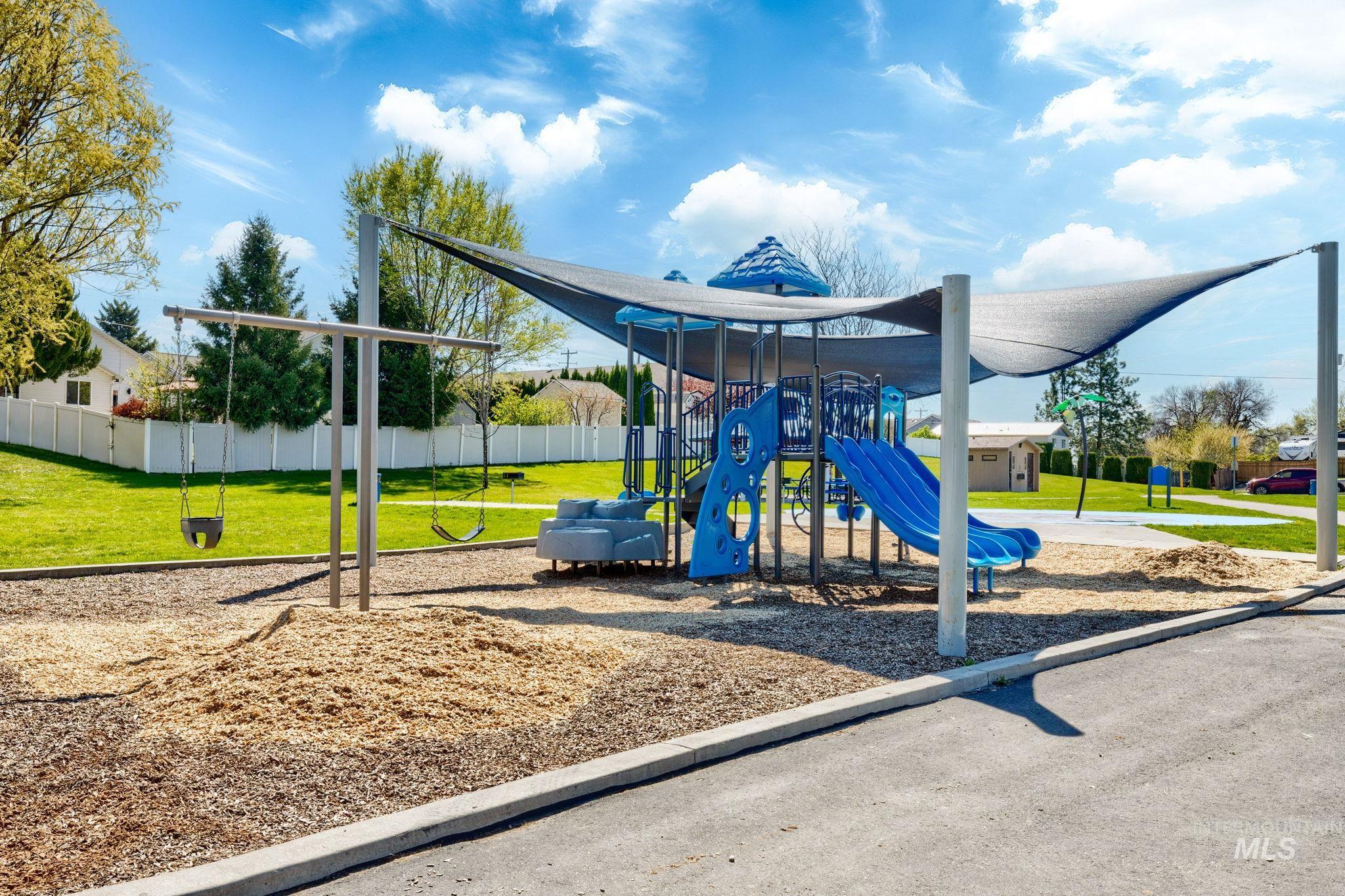 526 Cornwall Way, Fruitland, Idaho 83619, 3 Bedrooms, 2 Bathrooms, Residential For Sale, Price $344,800, 98981172