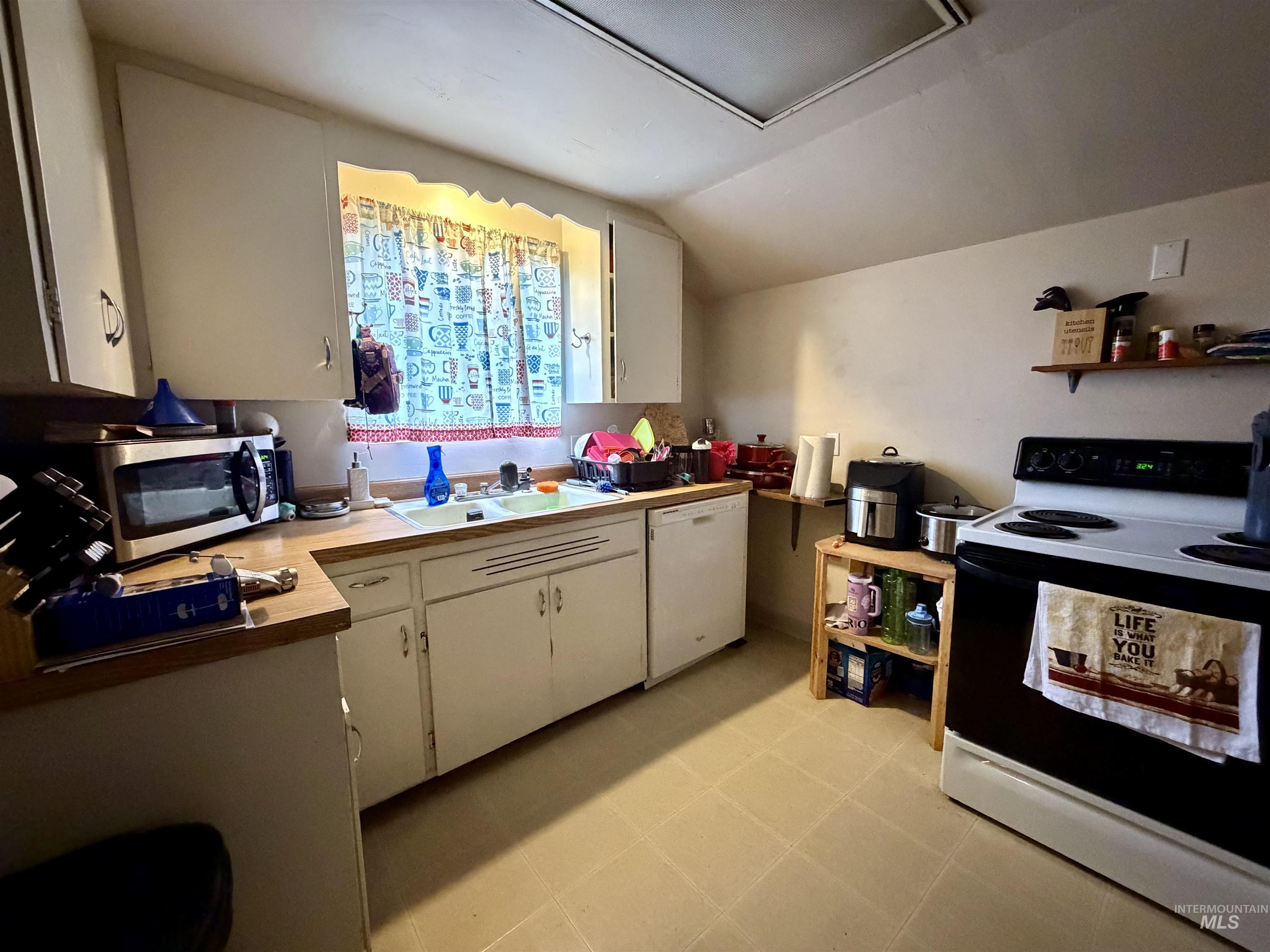 601 Maple St, Kamiah, Idaho 83536, 3 Bedrooms, 1 Bathroom, Residential Income For Sale, Price $495,000, 98981173