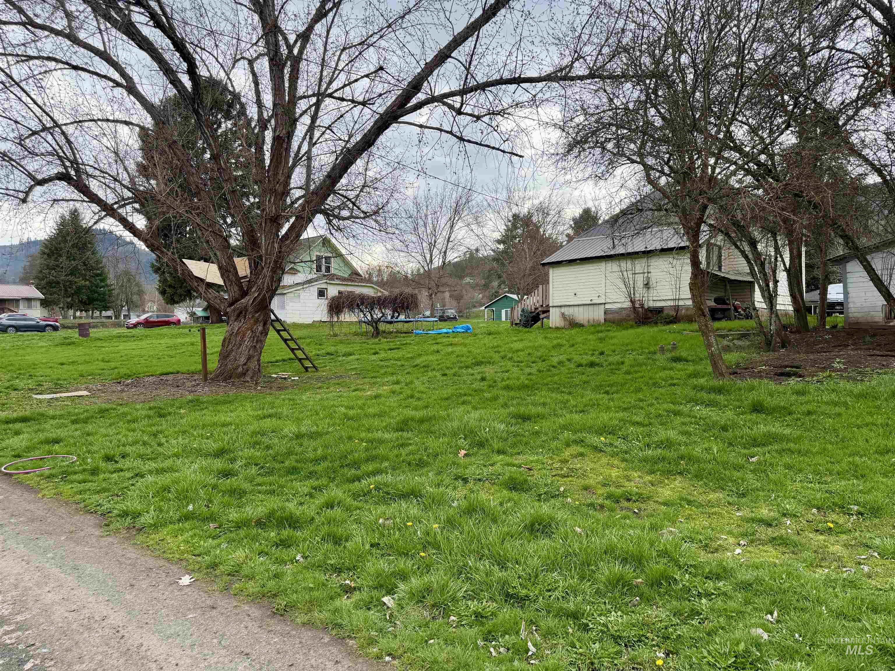 601 Maple St, Kamiah, Idaho 83536, 3 Bedrooms, 1 Bathroom, Residential Income For Sale, Price $495,000, 98981173