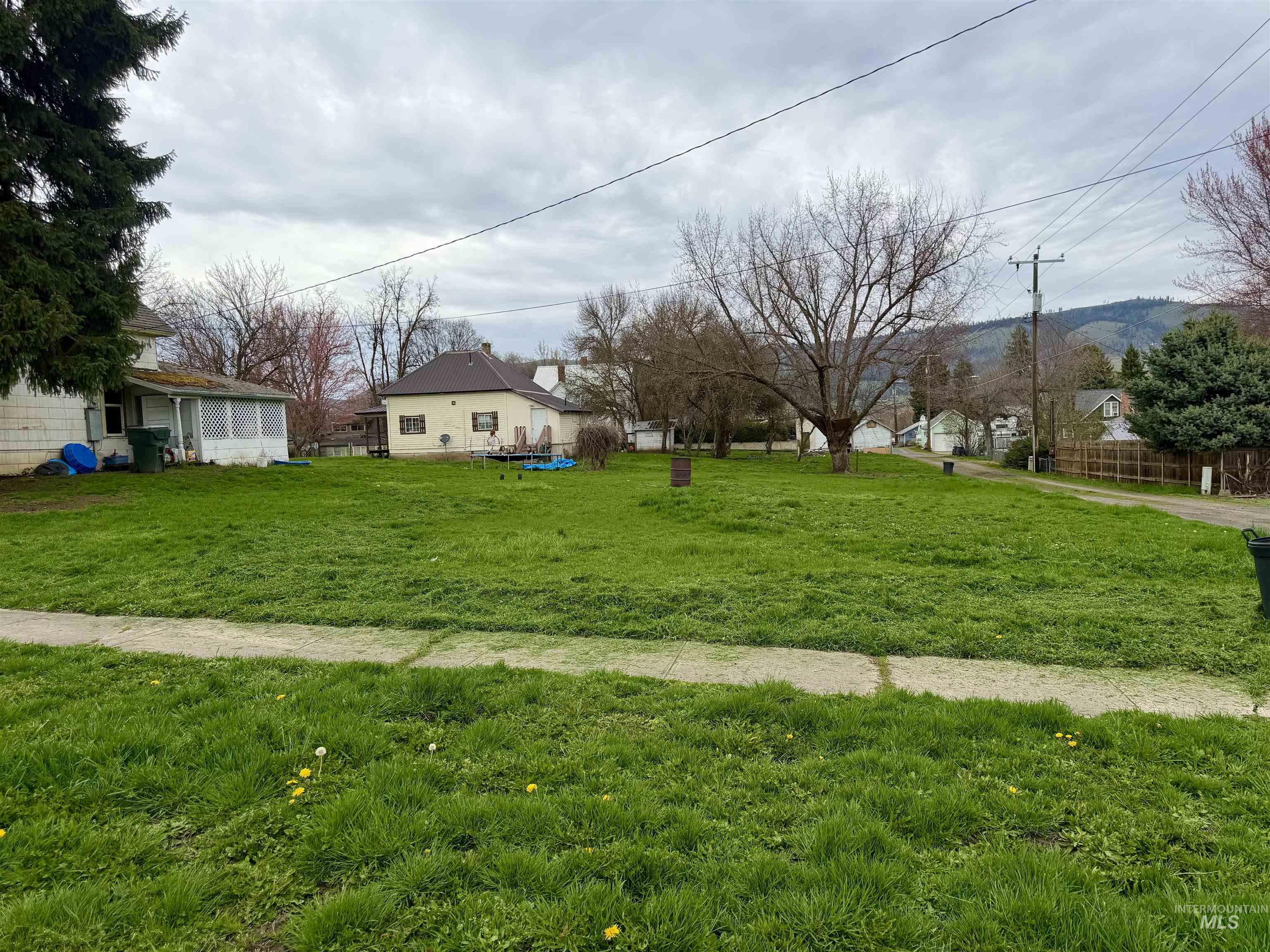 601 Maple St, Kamiah, Idaho 83536, 3 Bedrooms, 1 Bathroom, Residential Income For Sale, Price $495,000, 98981173