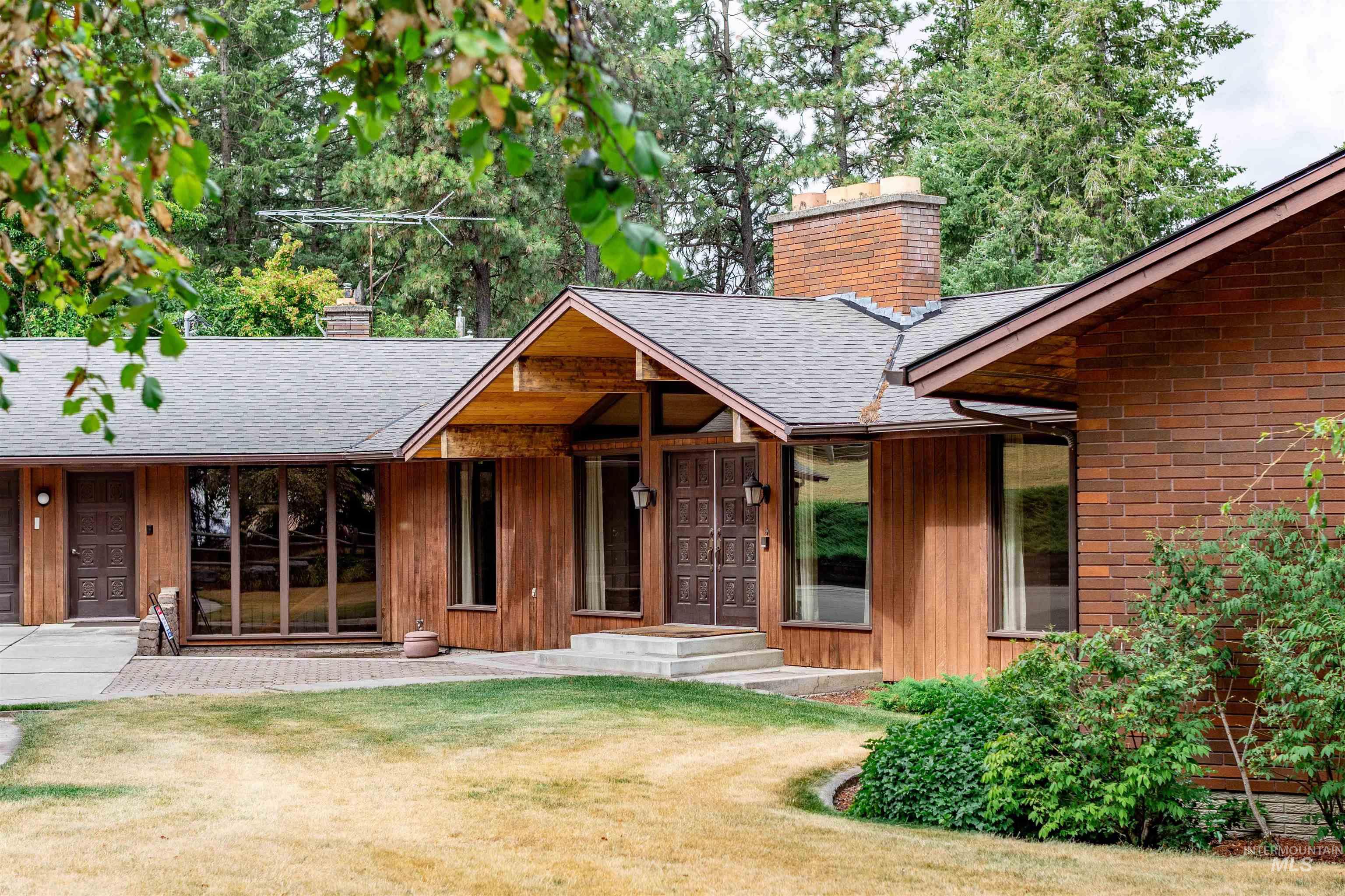 1050 Paradise Ridge Rd, Moscow, Idaho 83843, 6 Bedrooms, 5 Bathrooms, Residential For Sale, Price $1,475,000, 98981175