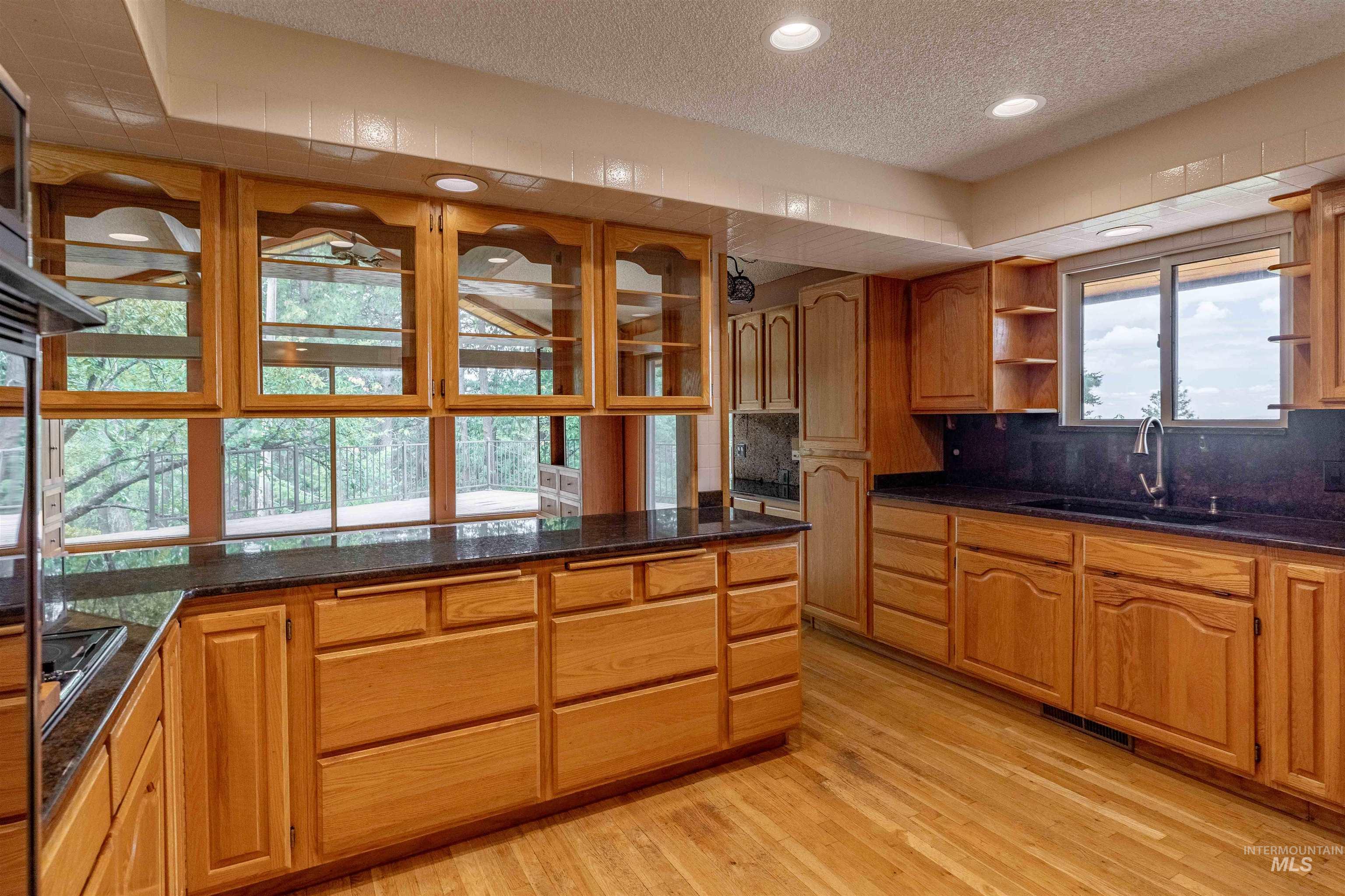 1050 Paradise Ridge Rd, Moscow, Idaho 83843, 6 Bedrooms, 5 Bathrooms, Residential For Sale, Price $1,475,000, 98981175