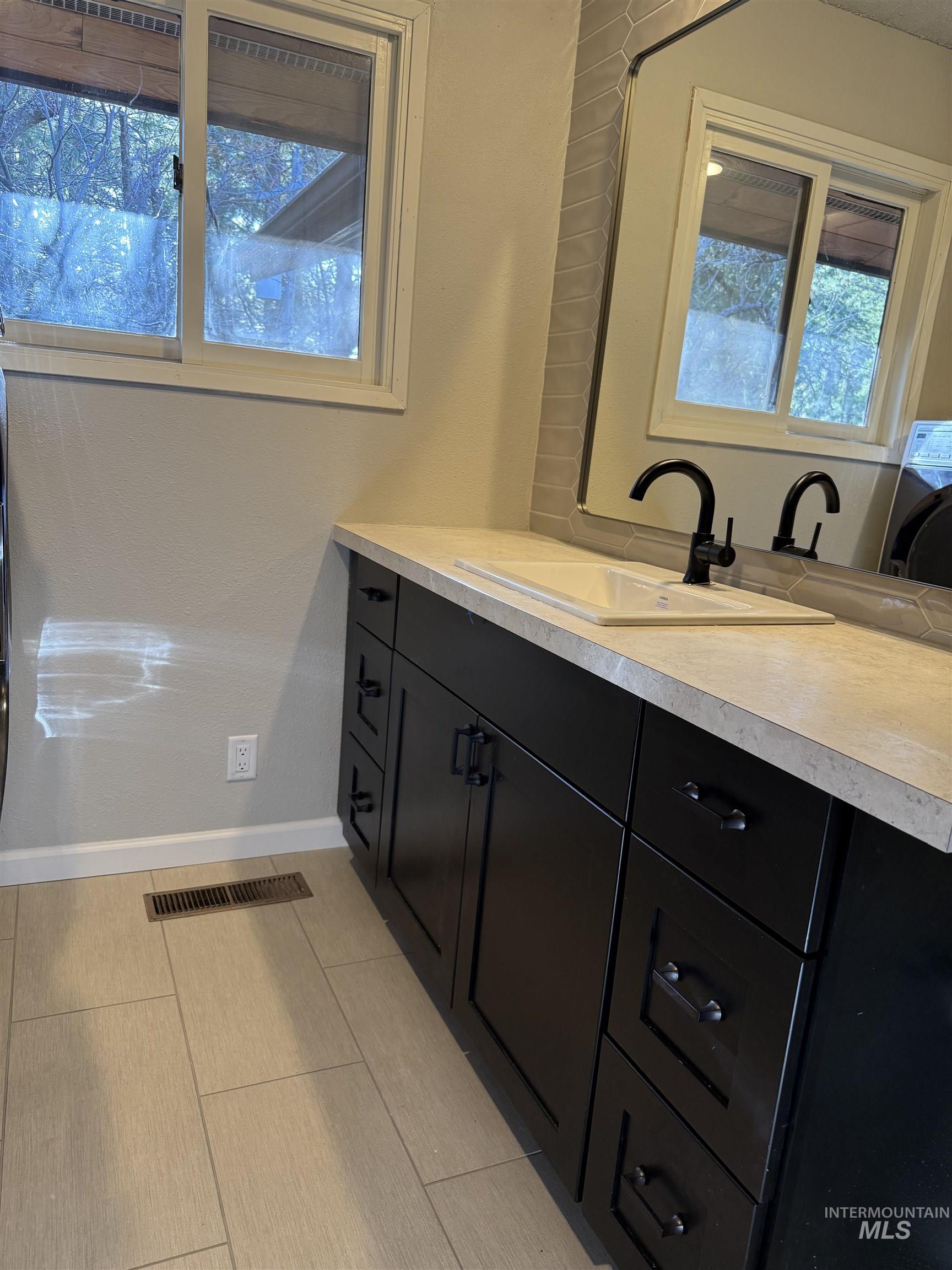 1050 Paradise Ridge Rd, Moscow, Idaho 83843, 6 Bedrooms, 5 Bathrooms, Residential For Sale, Price $1,475,000, 98981175