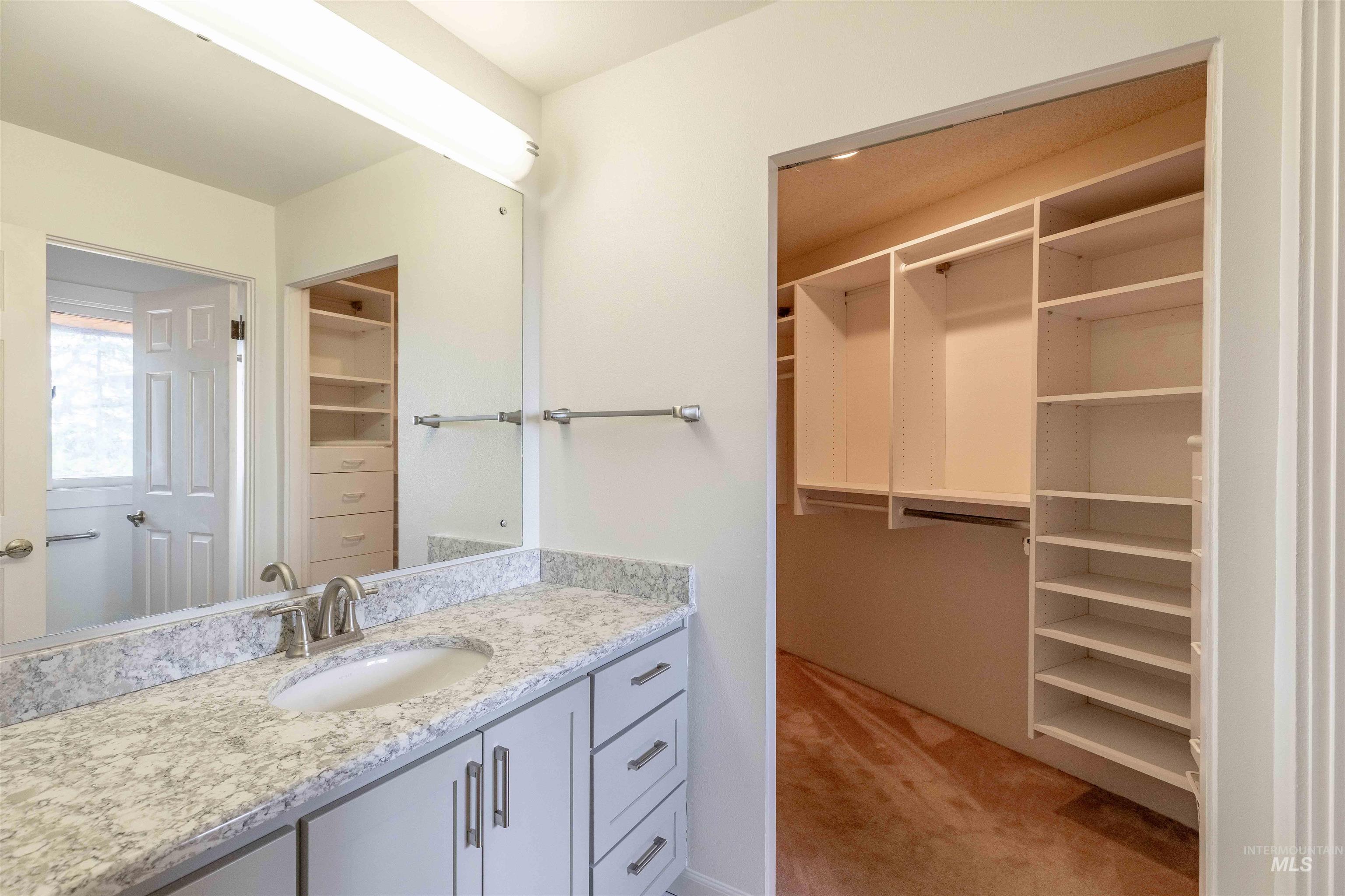 1050 Paradise Ridge Rd, Moscow, Idaho 83843, 6 Bedrooms, 5 Bathrooms, Residential For Sale, Price $1,475,000, 98981175