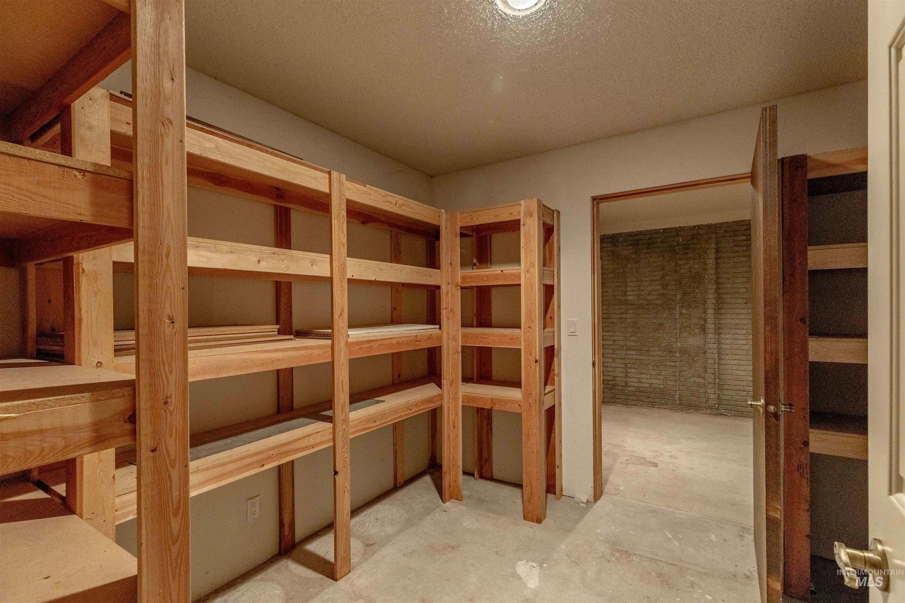 1050 Paradise Ridge Rd, Moscow, Idaho 83843, 6 Bedrooms, 5 Bathrooms, Residential For Sale, Price $1,475,000, 98981175