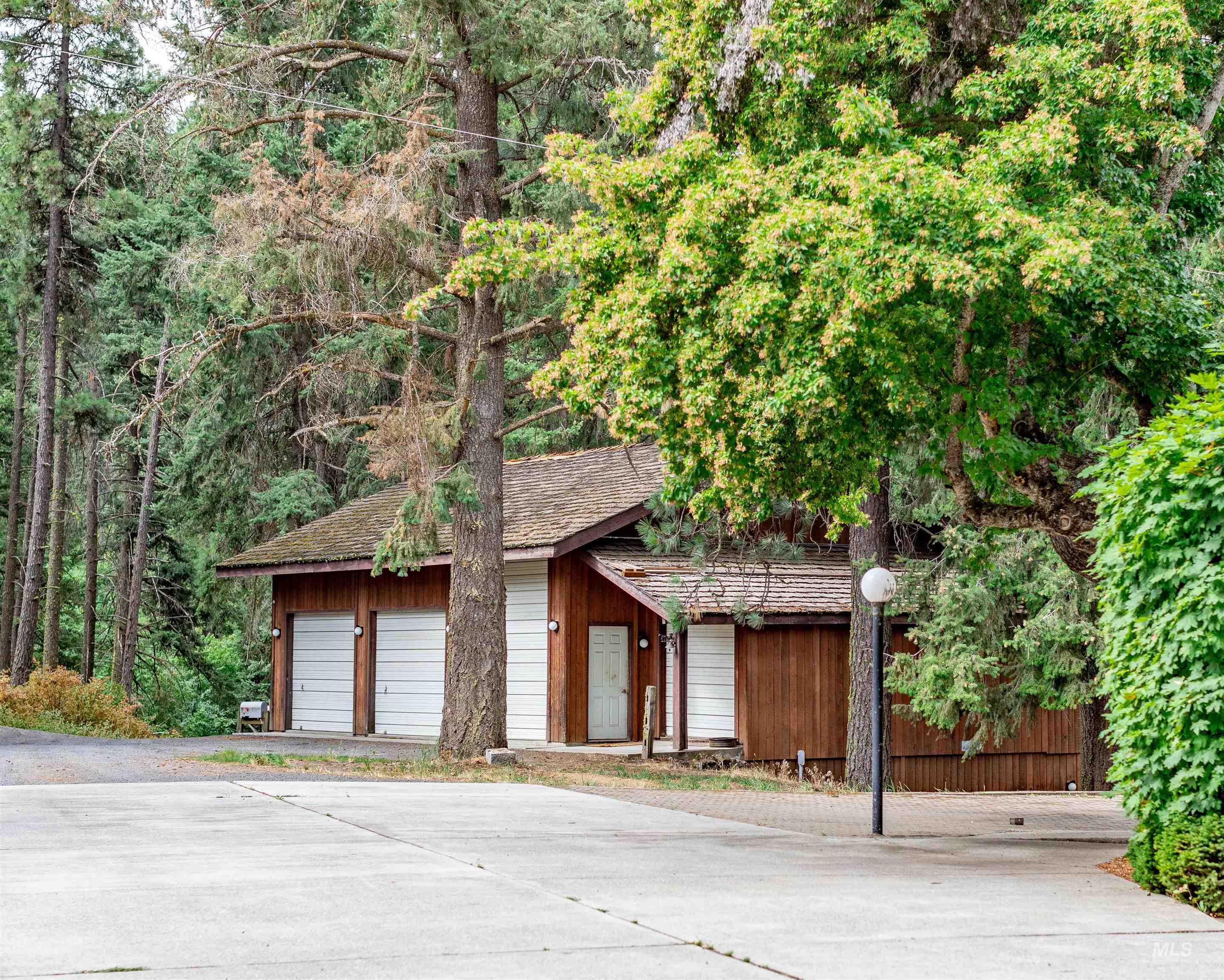 1050 Paradise Ridge Rd, Moscow, Idaho 83843, 6 Bedrooms, 5 Bathrooms, Residential For Sale, Price $1,475,000, 98981175