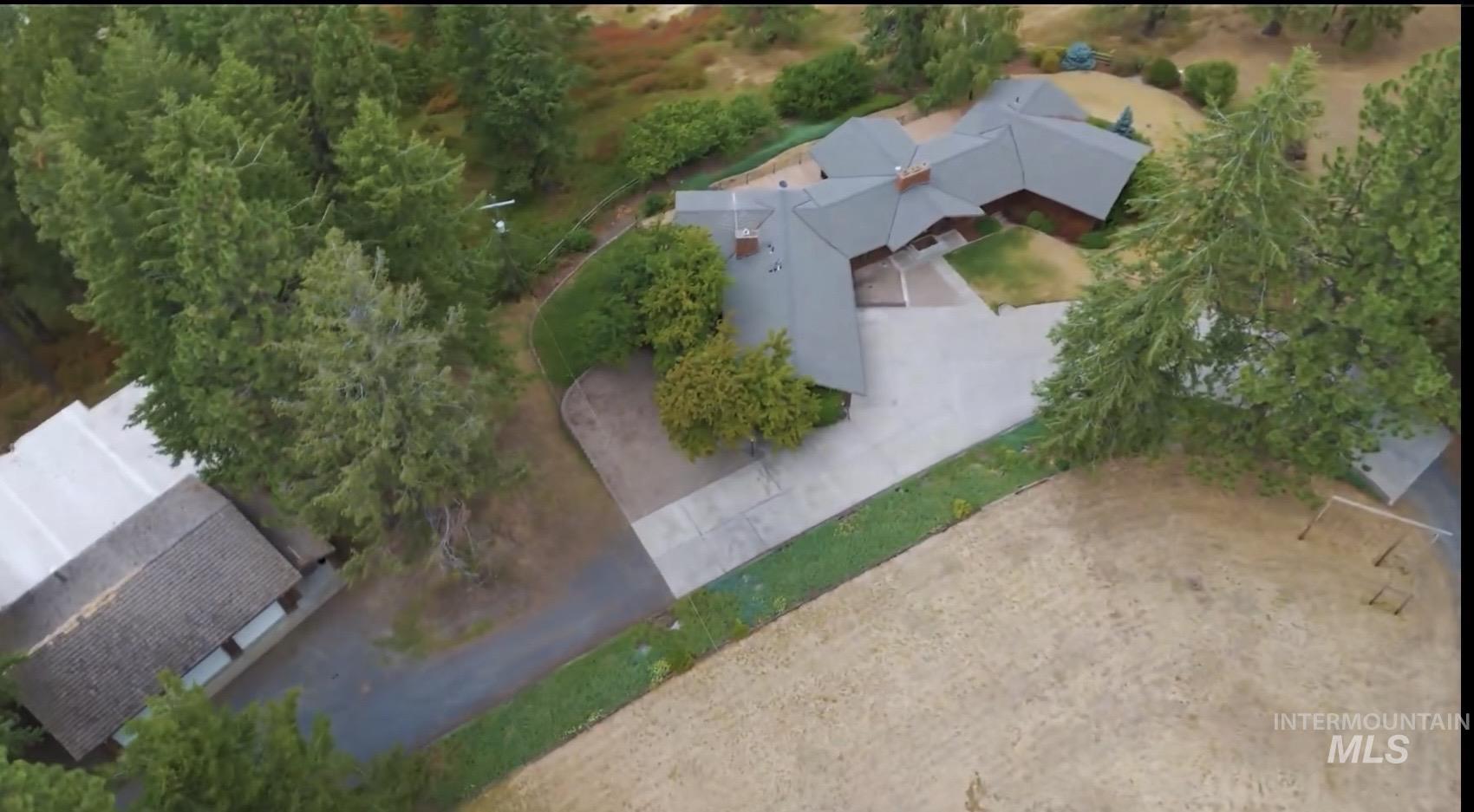 1050 Paradise Ridge Rd, Moscow, Idaho 83843, 6 Bedrooms, 5 Bathrooms, Residential For Sale, Price $1,475,000, 98981175