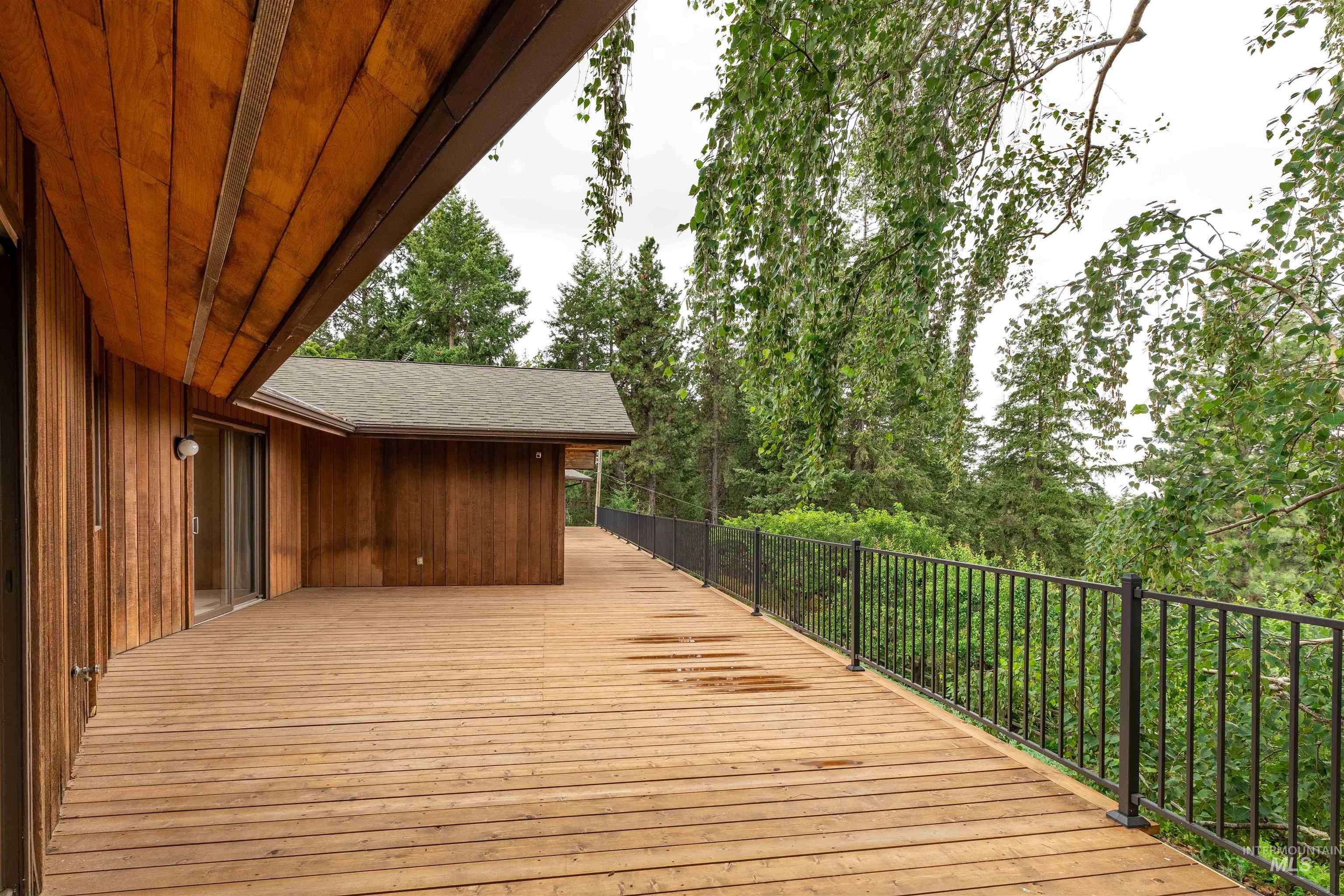 1050 Paradise Ridge Rd, Moscow, Idaho 83843, 6 Bedrooms, 5 Bathrooms, Residential For Sale, Price $1,475,000, 98981175