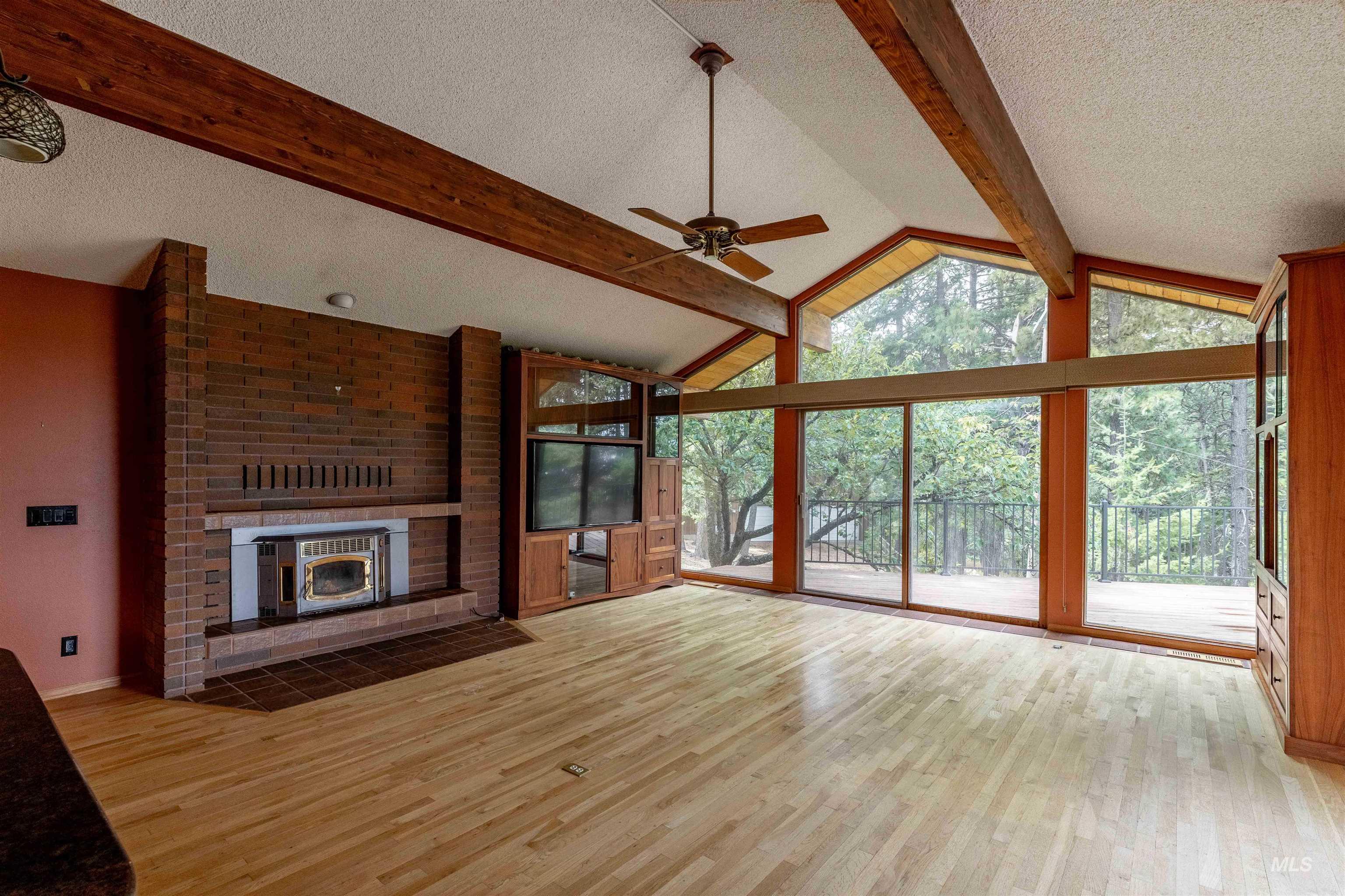 1050 Paradise Ridge Rd, Moscow, Idaho 83843, 6 Bedrooms, 5 Bathrooms, Residential For Sale, Price $1,475,000, 98981175