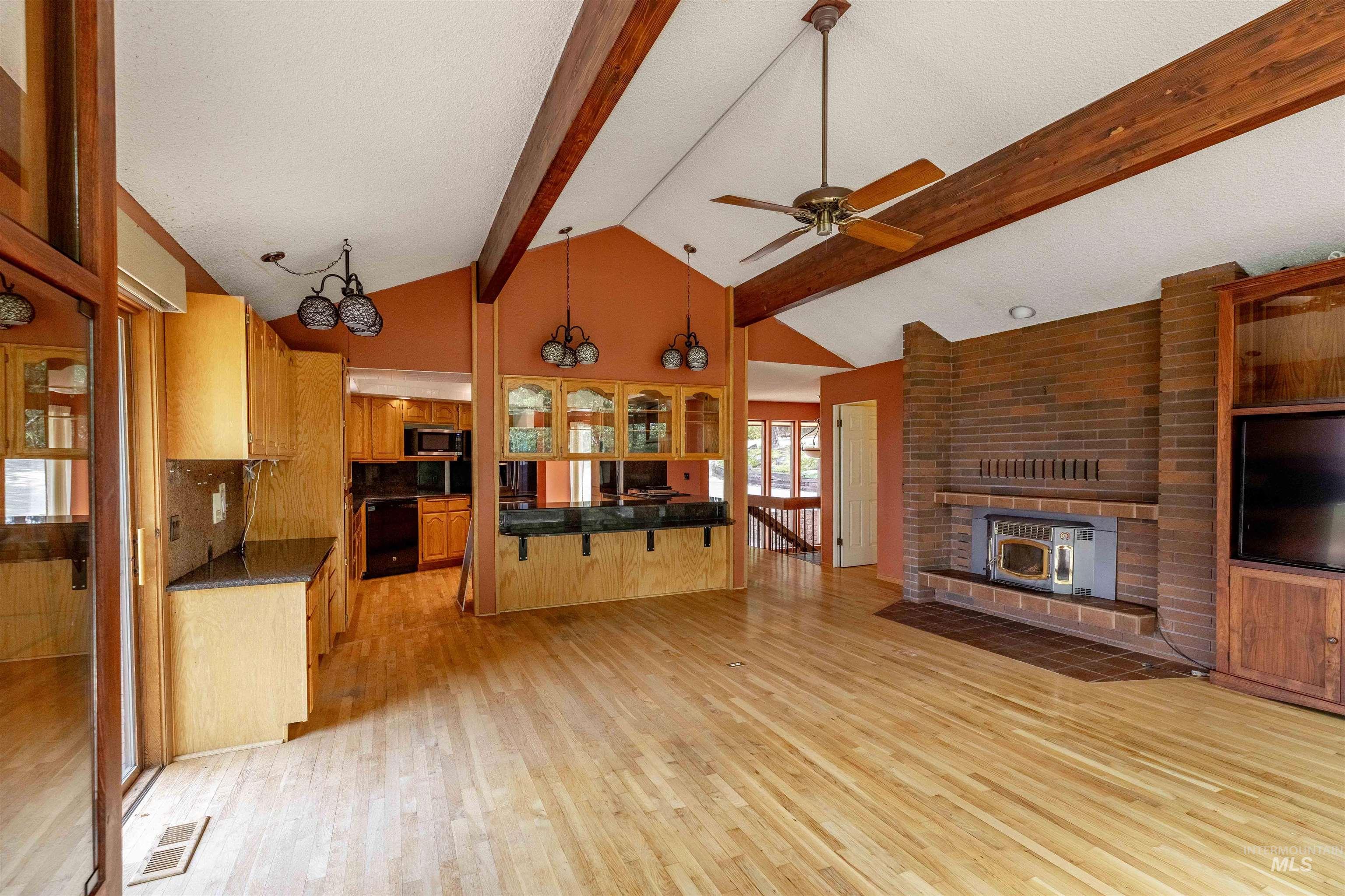 1050 Paradise Ridge Rd, Moscow, Idaho 83843, 6 Bedrooms, 5 Bathrooms, Residential For Sale, Price $1,475,000, 98981175