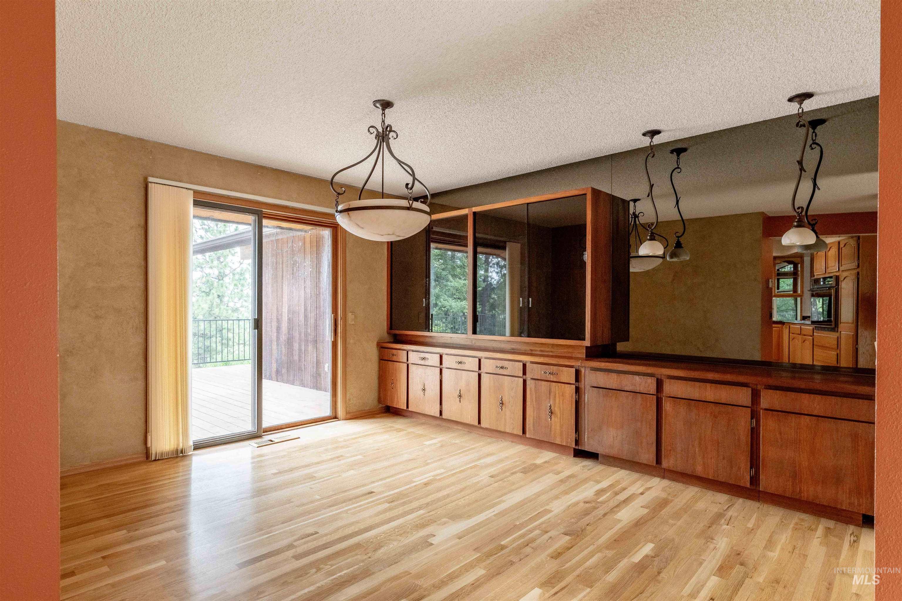 1050 Paradise Ridge Rd, Moscow, Idaho 83843, 6 Bedrooms, 5 Bathrooms, Residential For Sale, Price $1,475,000, 98981175