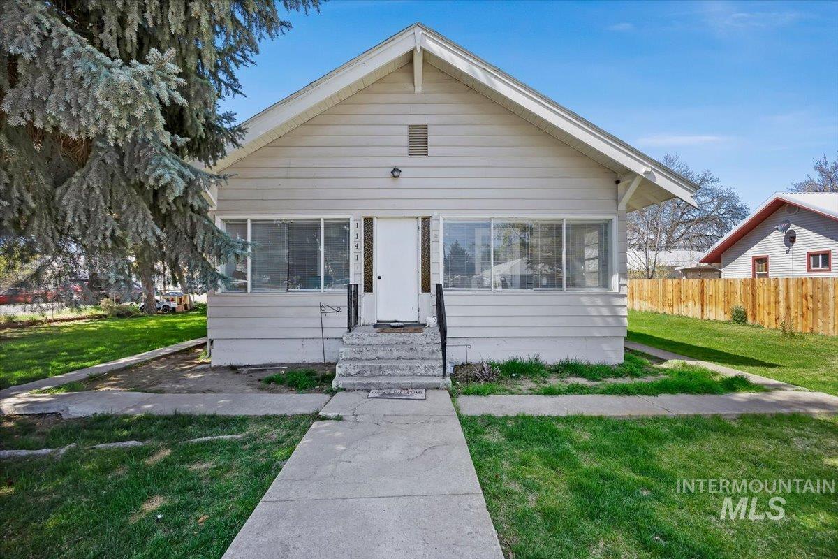 1141 Main St, Gooding, Idaho 83330, 3 Bedrooms, 1.5 Bathrooms, Residential For Sale, Price $299,999, 98981180