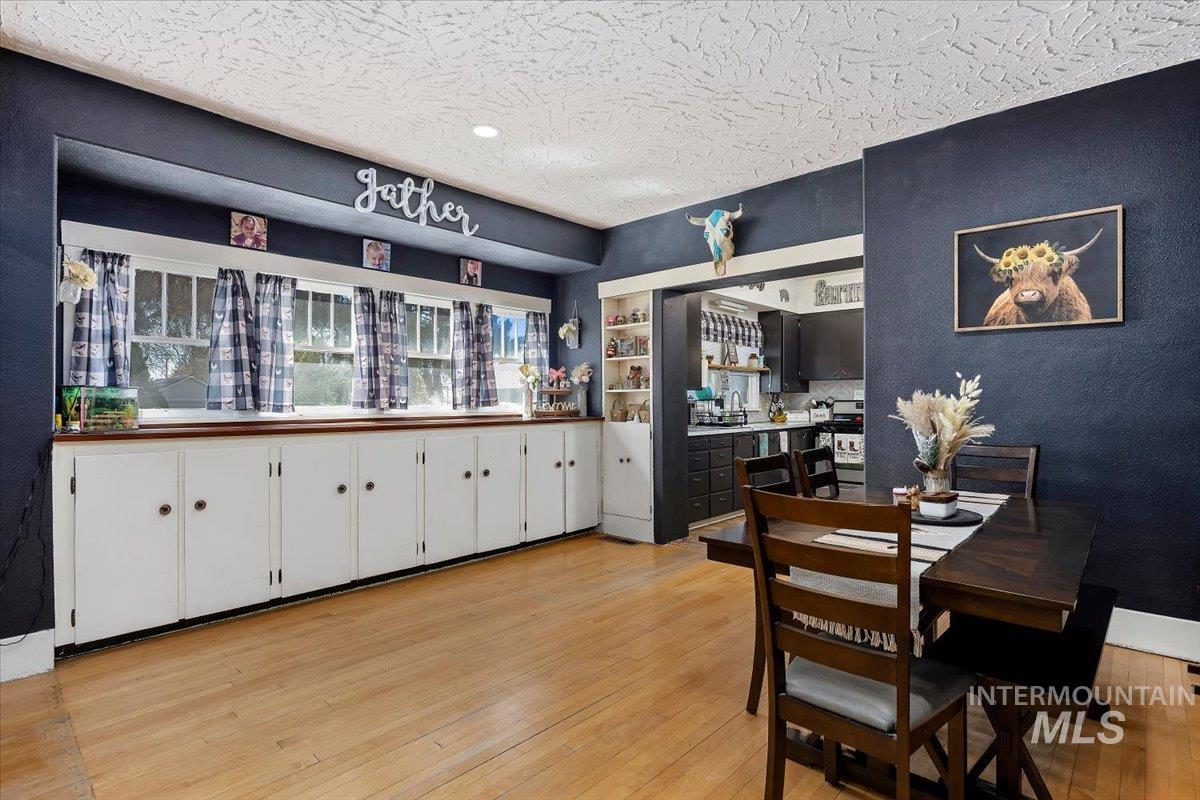 1141 Main St, Gooding, Idaho 83330, 3 Bedrooms, 1.5 Bathrooms, Residential For Sale, Price $299,999, 98981180