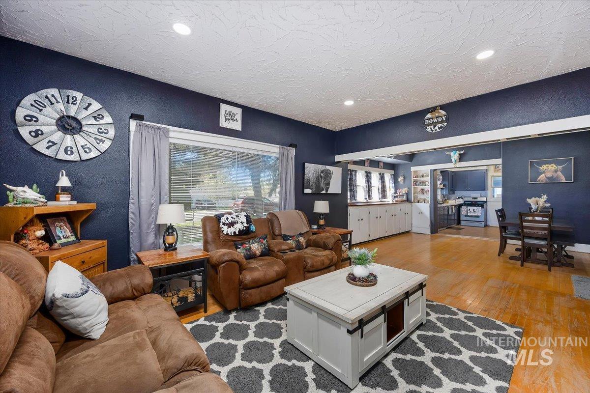 1141 Main St, Gooding, Idaho 83330, 3 Bedrooms, 1.5 Bathrooms, Residential For Sale, Price $299,999, 98981180