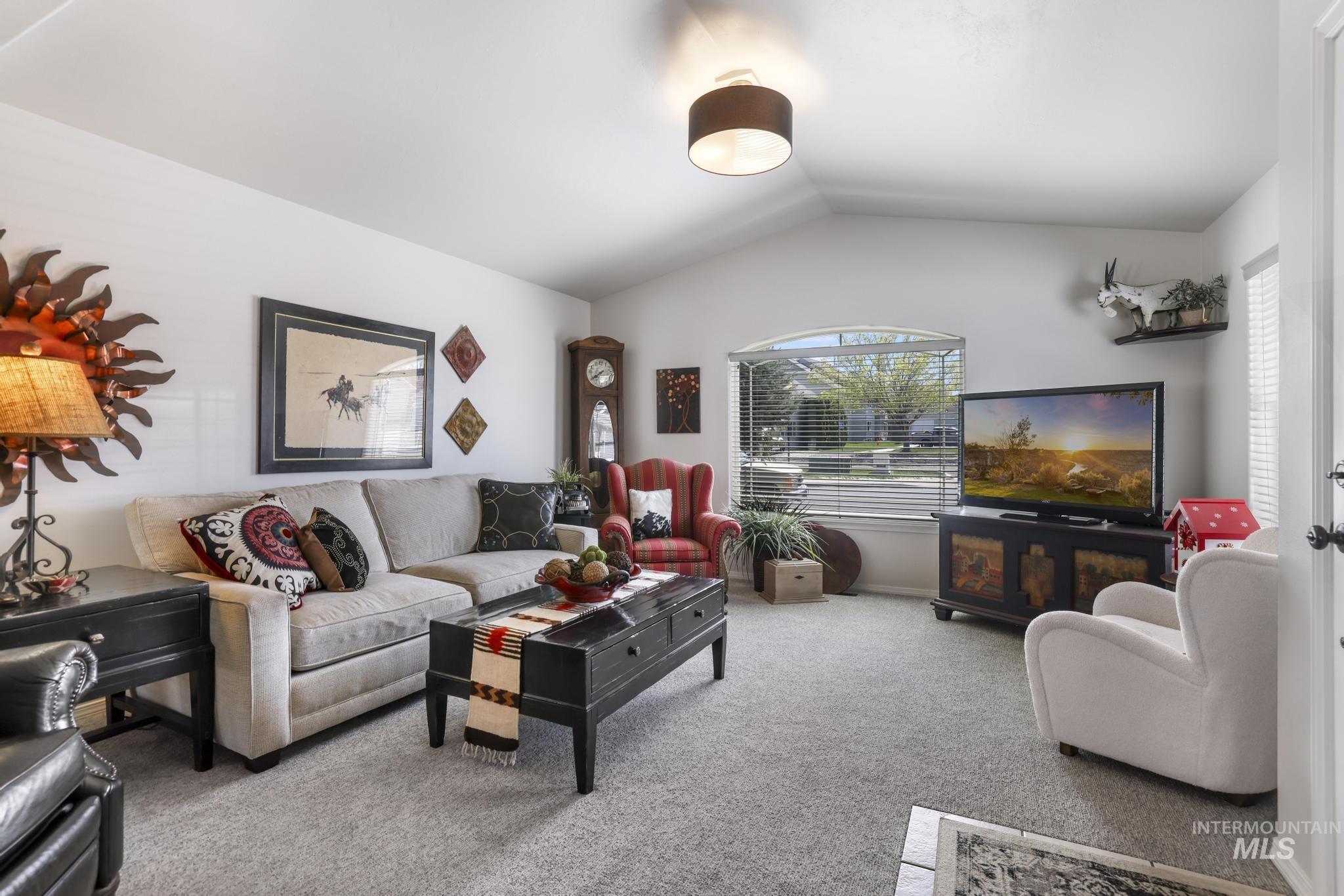 2515 Whispering Pine Dr, Twin Falls, Idaho 83301, 2 Bedrooms, 2 Bathrooms, Residential For Sale, Price $349,000, 98981181