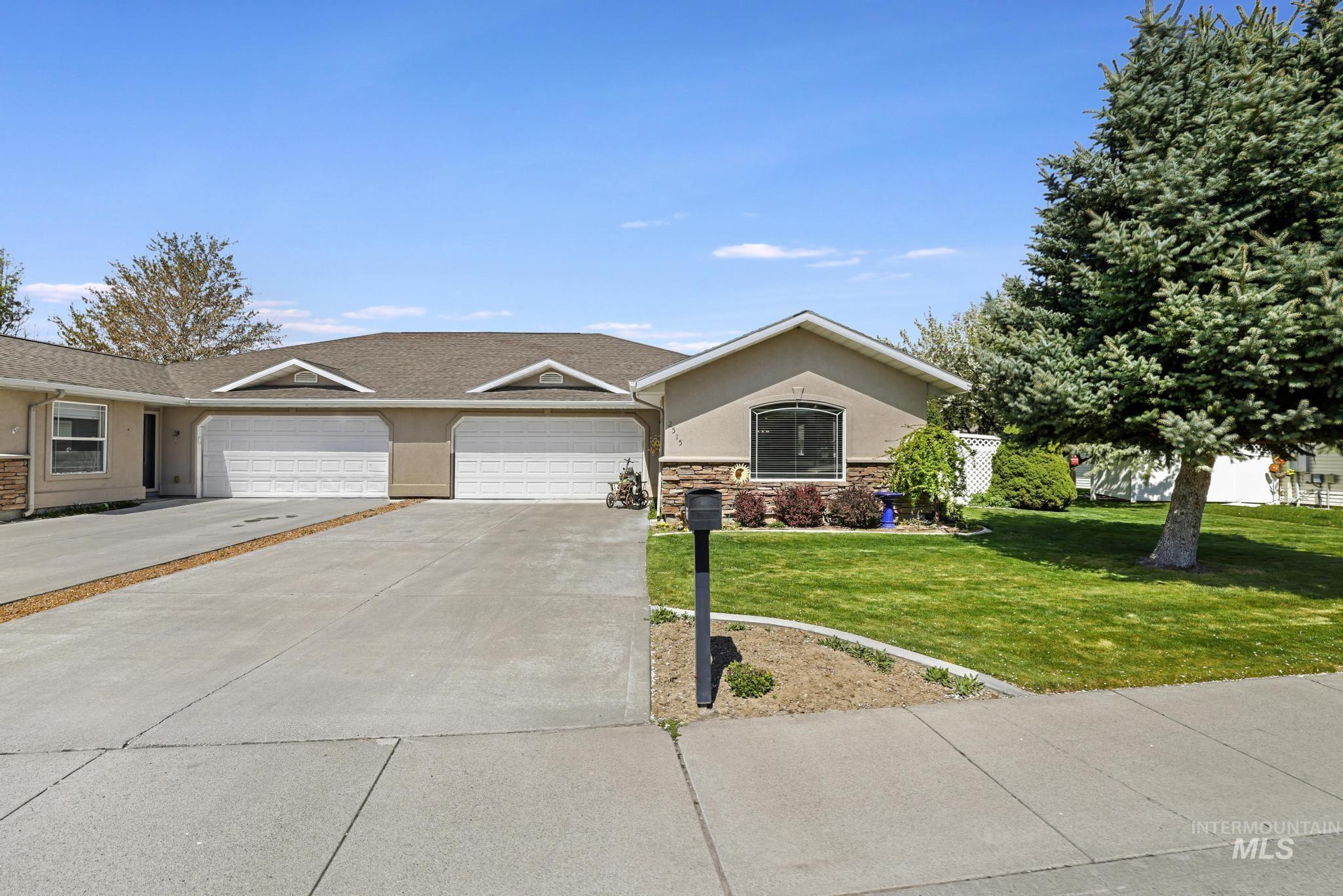 2515 Whispering Pine Dr, Twin Falls, Idaho 83301, 2 Bedrooms, 2 Bathrooms, Residential For Sale, Price $349,000, 98981181