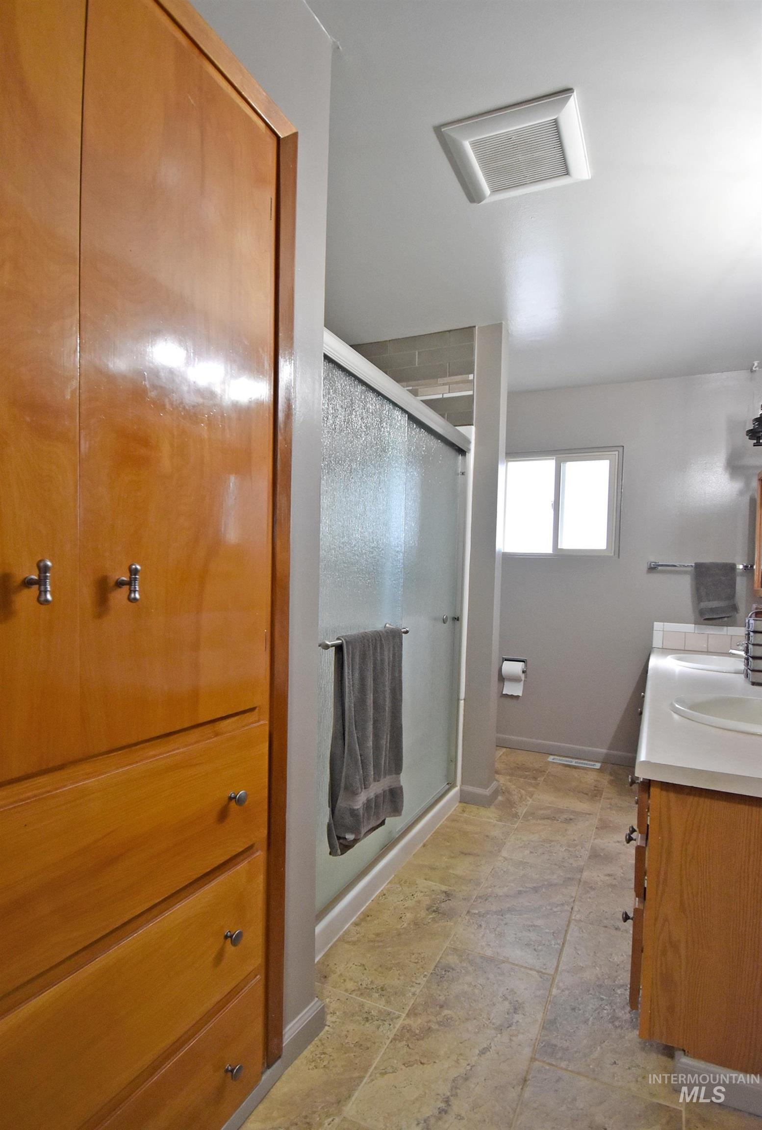 1032 Alder Drive, Lewiston, Idaho 83501, 2 Bedrooms, 1.5 Bathrooms, Residential For Sale, Price $390,000, 98981183