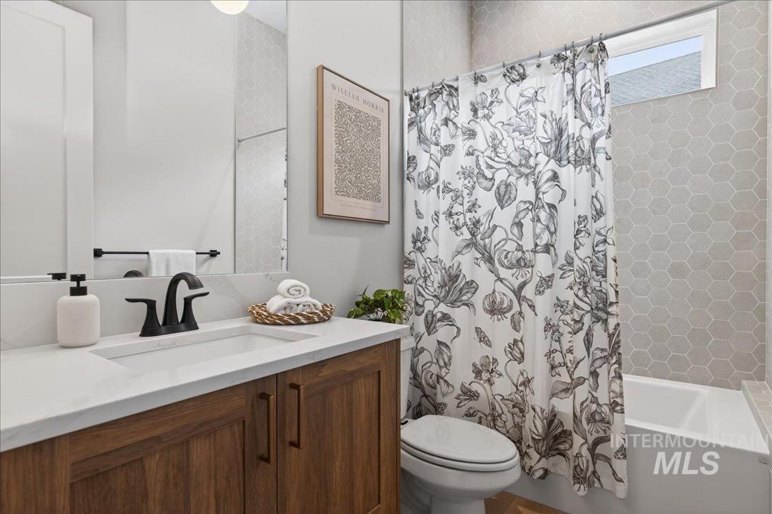 6518 W Flathead Lake St, Eagle, Idaho 83616, 4 Bedrooms, 3 Bathrooms, Residential For Sale, Price $999,000, 98981186