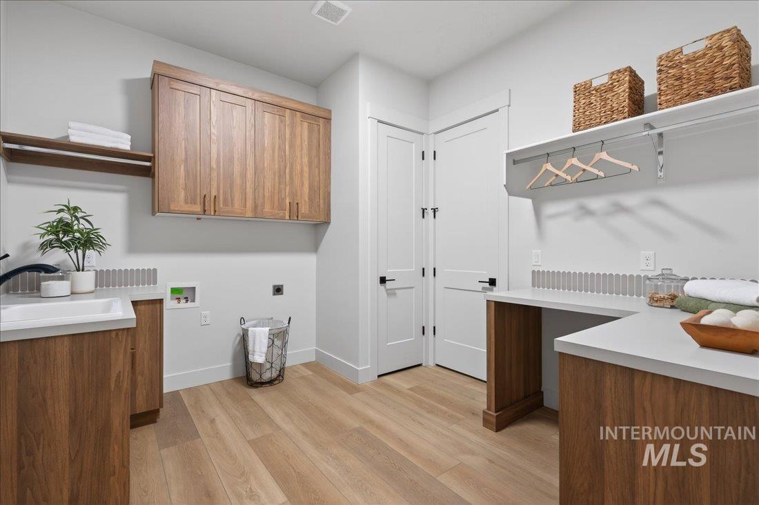 6518 W Flathead Lake St, Eagle, Idaho 83616, 4 Bedrooms, 3 Bathrooms, Residential For Sale, Price $999,000, 98981186