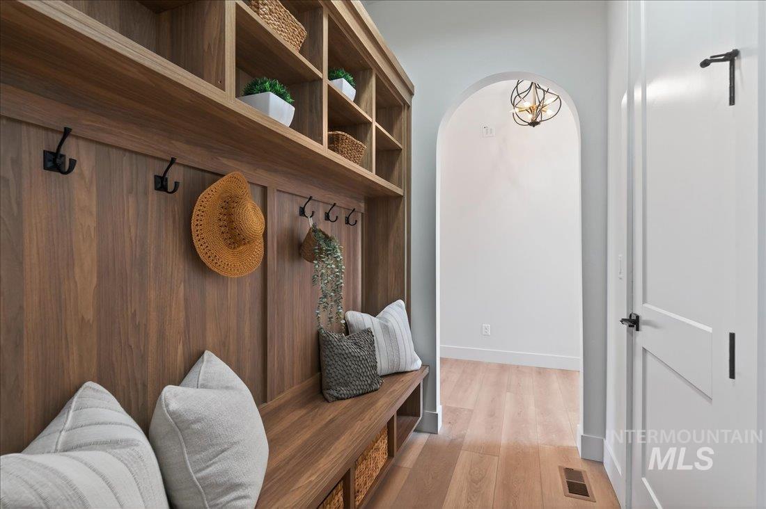 6518 W Flathead Lake St, Eagle, Idaho 83616, 4 Bedrooms, 3 Bathrooms, Residential For Sale, Price $999,000, 98981186