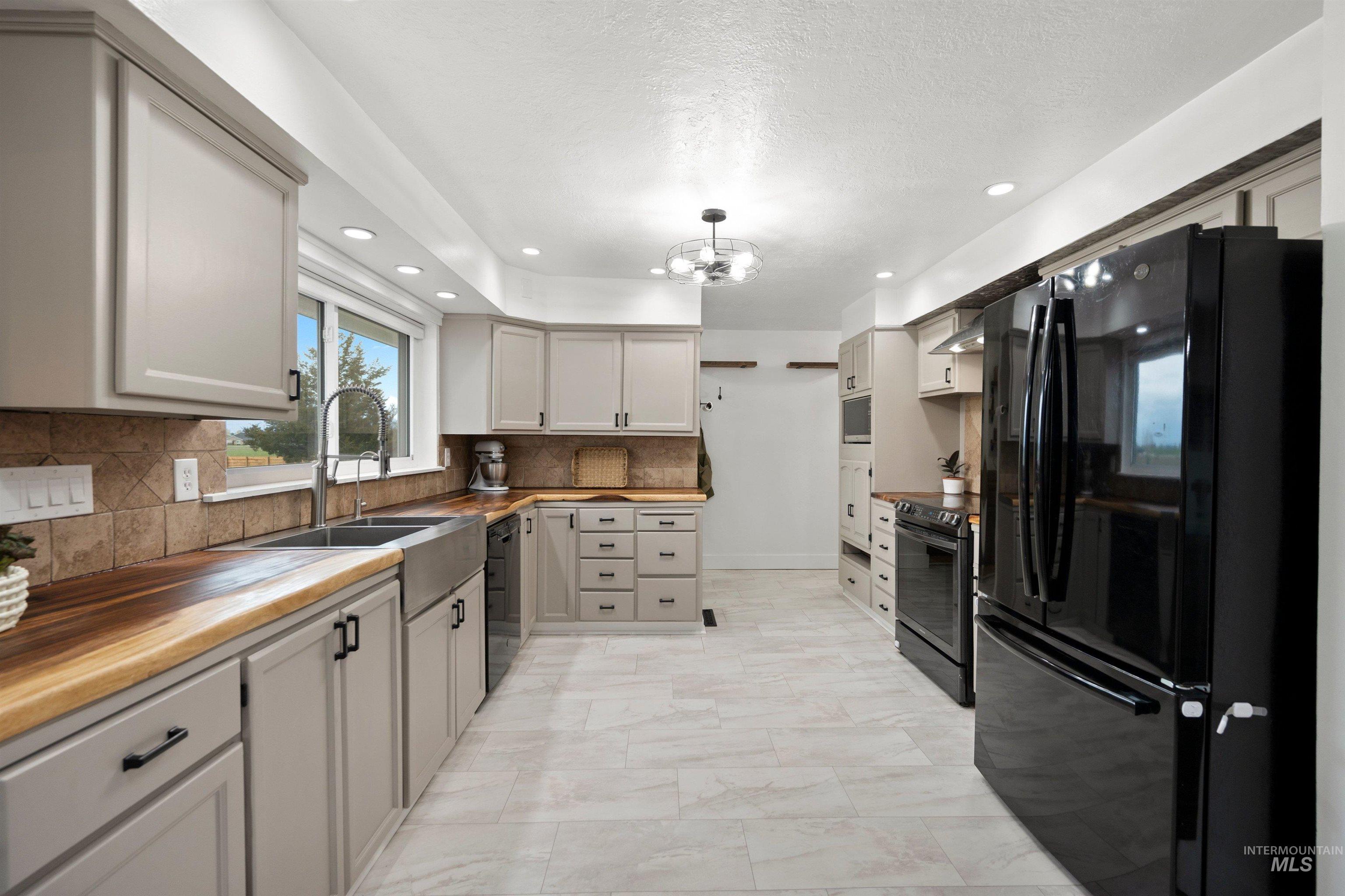 7816 E Victory Rd, Nampa, Idaho 83687-8903, 4 Bedrooms, 3 Bathrooms, Residential For Sale, Price $739,900, 98981189