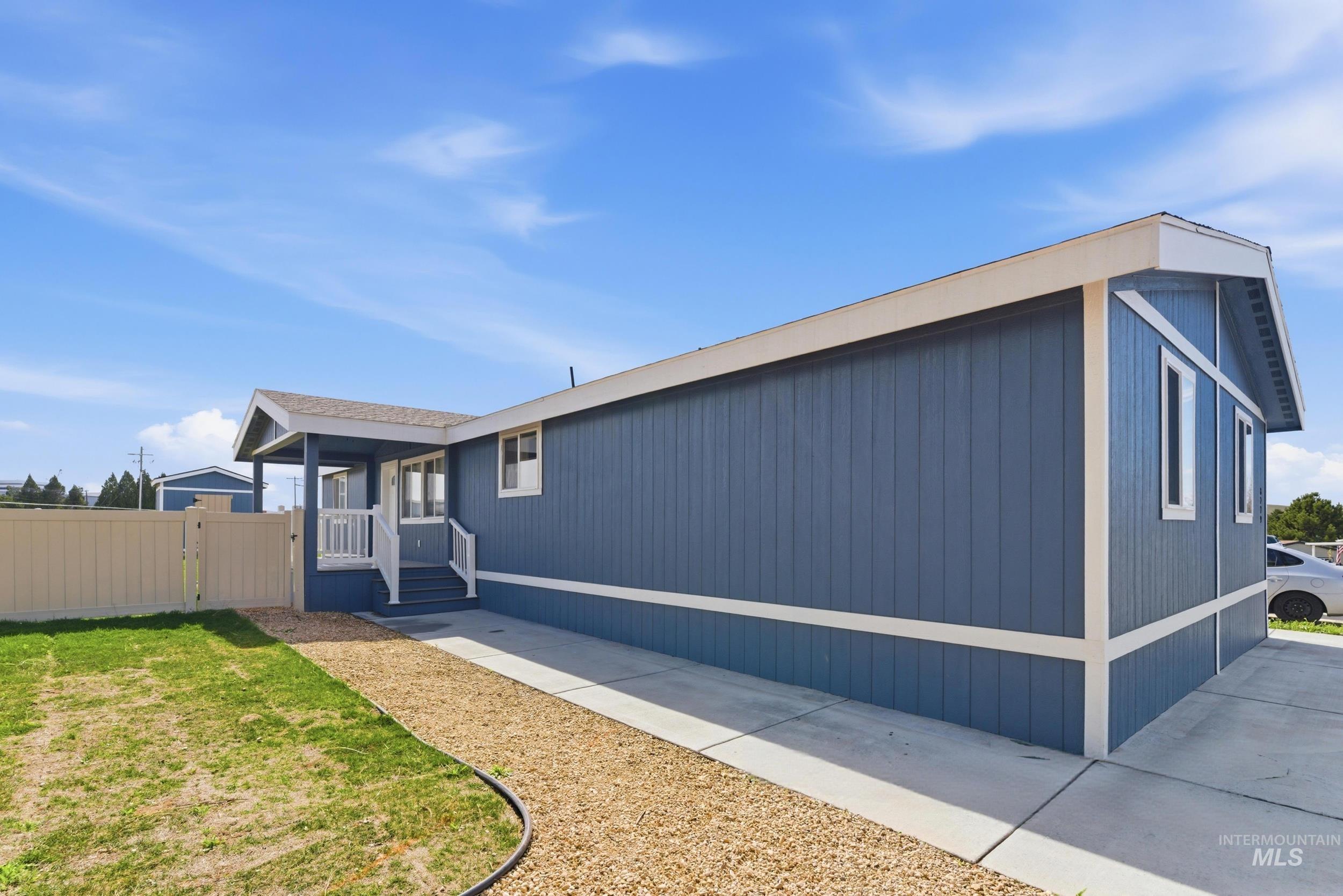 8279 Blue Ridge Ln, Boise, Idaho 83716, 3 Bedrooms, 2 Bathrooms, Residential For Sale, Price $180,000, 98981191