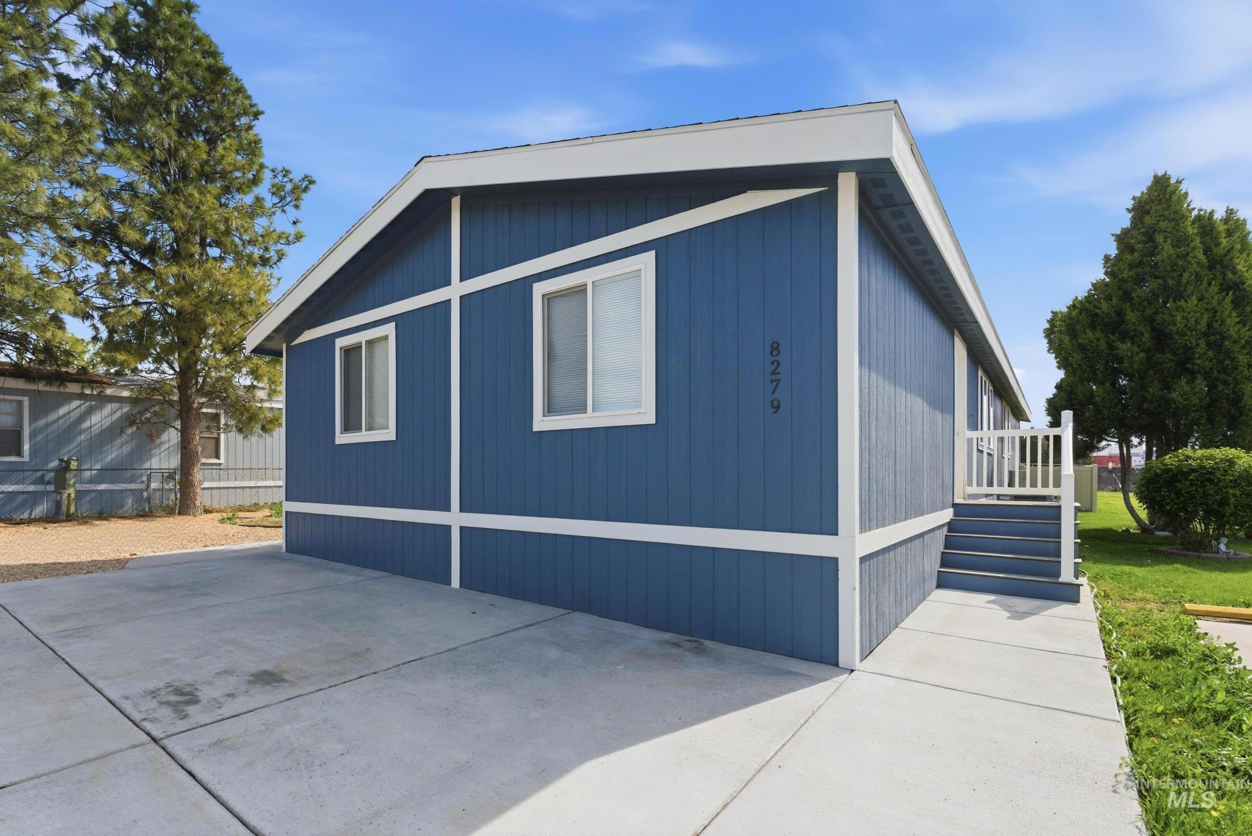 8279 Blue Ridge Ln, Boise, Idaho 83716, 3 Bedrooms, 2 Bathrooms, Residential For Sale, Price $180,000, 98981191