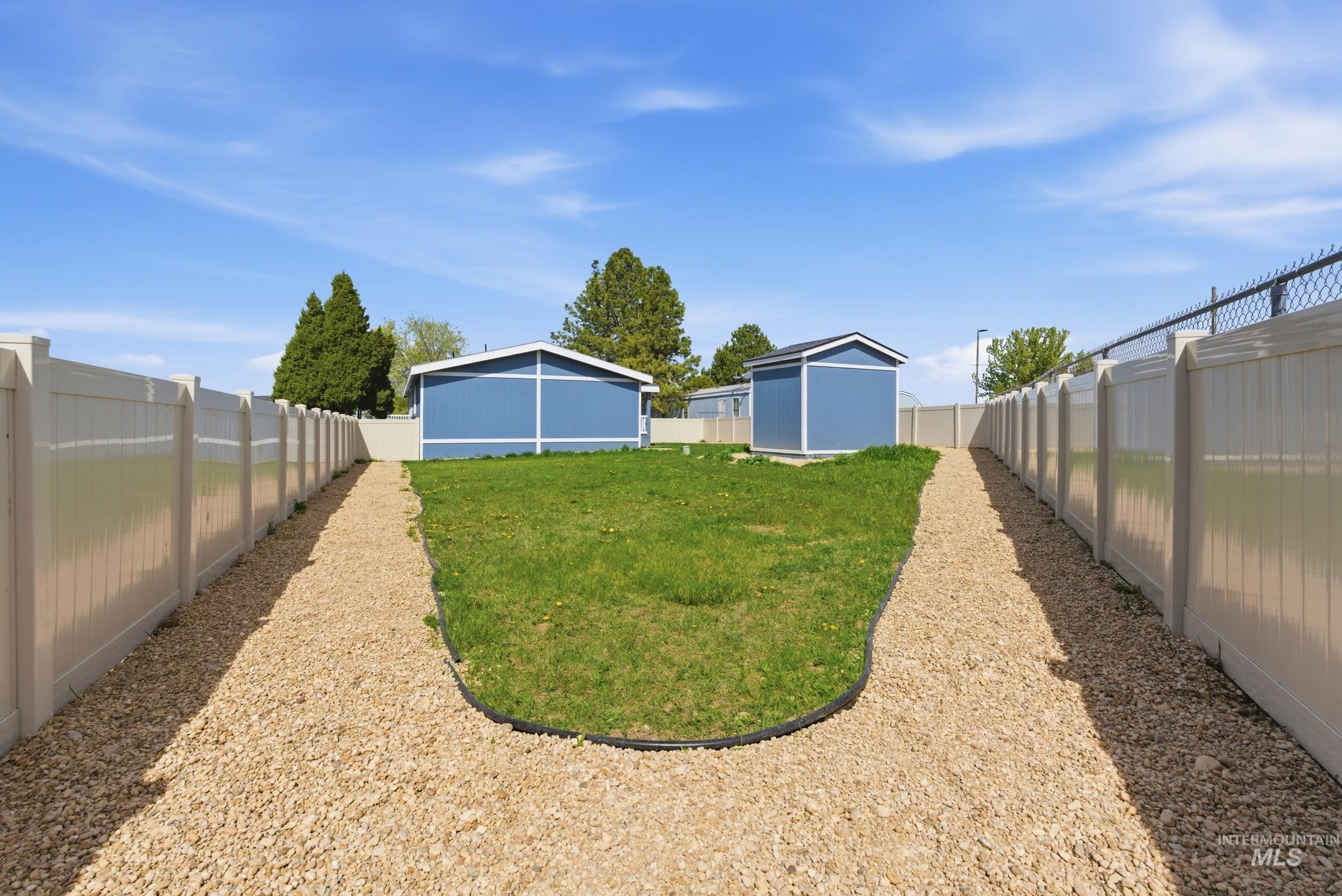 8279 Blue Ridge Ln, Boise, Idaho 83716, 3 Bedrooms, 2 Bathrooms, Residential For Sale, Price $180,000, 98981191