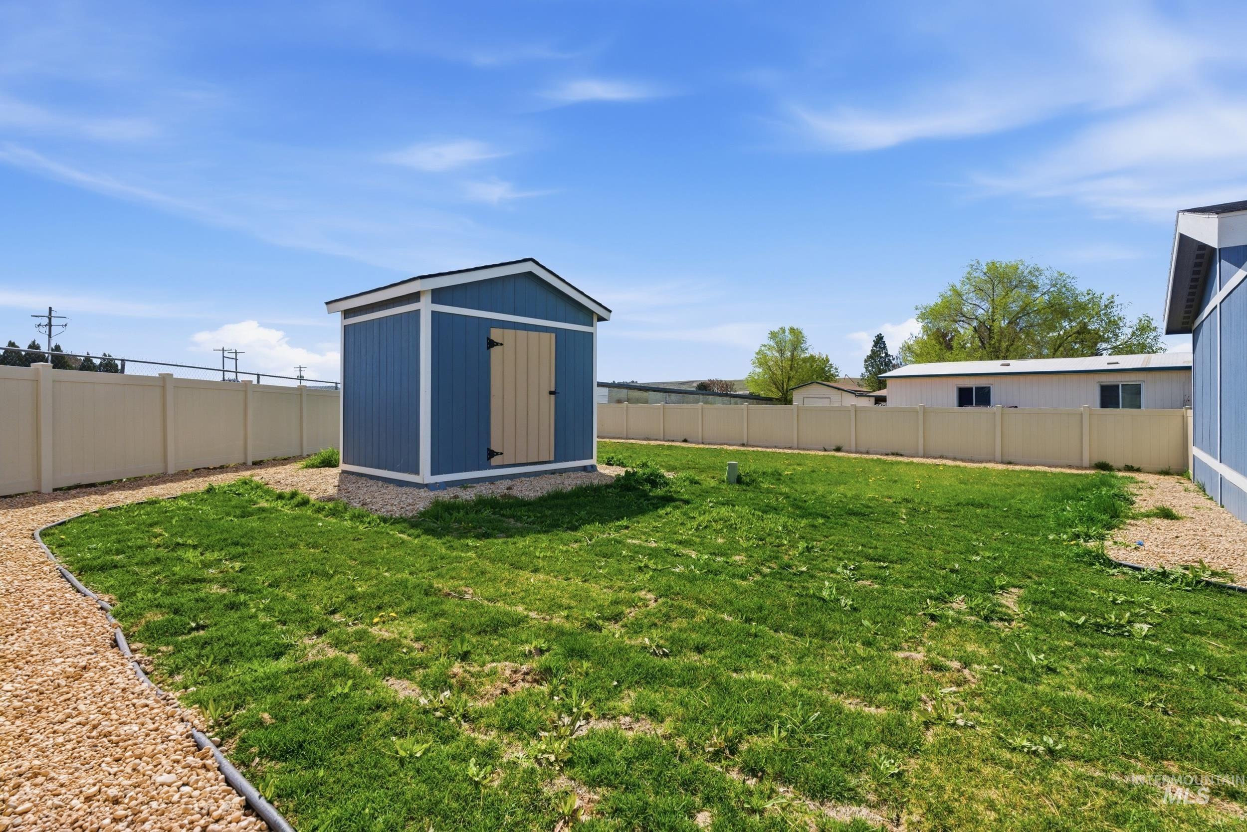 8279 Blue Ridge Ln, Boise, Idaho 83716, 3 Bedrooms, 2 Bathrooms, Residential For Sale, Price $180,000, 98981191