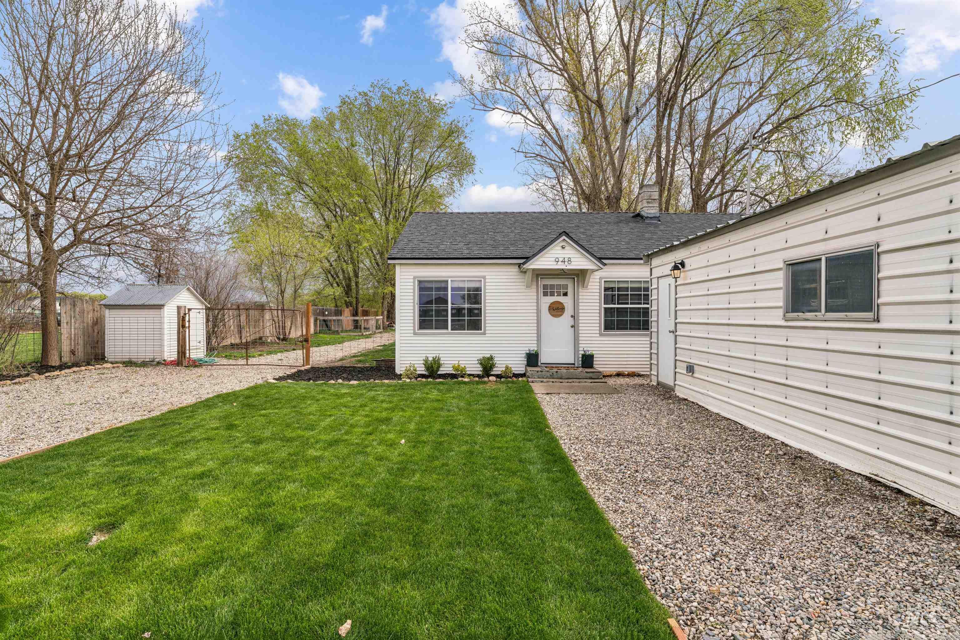 948 S Mill Road, Emmett, Idaho 83617, 2 Bedrooms, 1 Bathroom, Residential For Sale, Price $429,900, 98981196