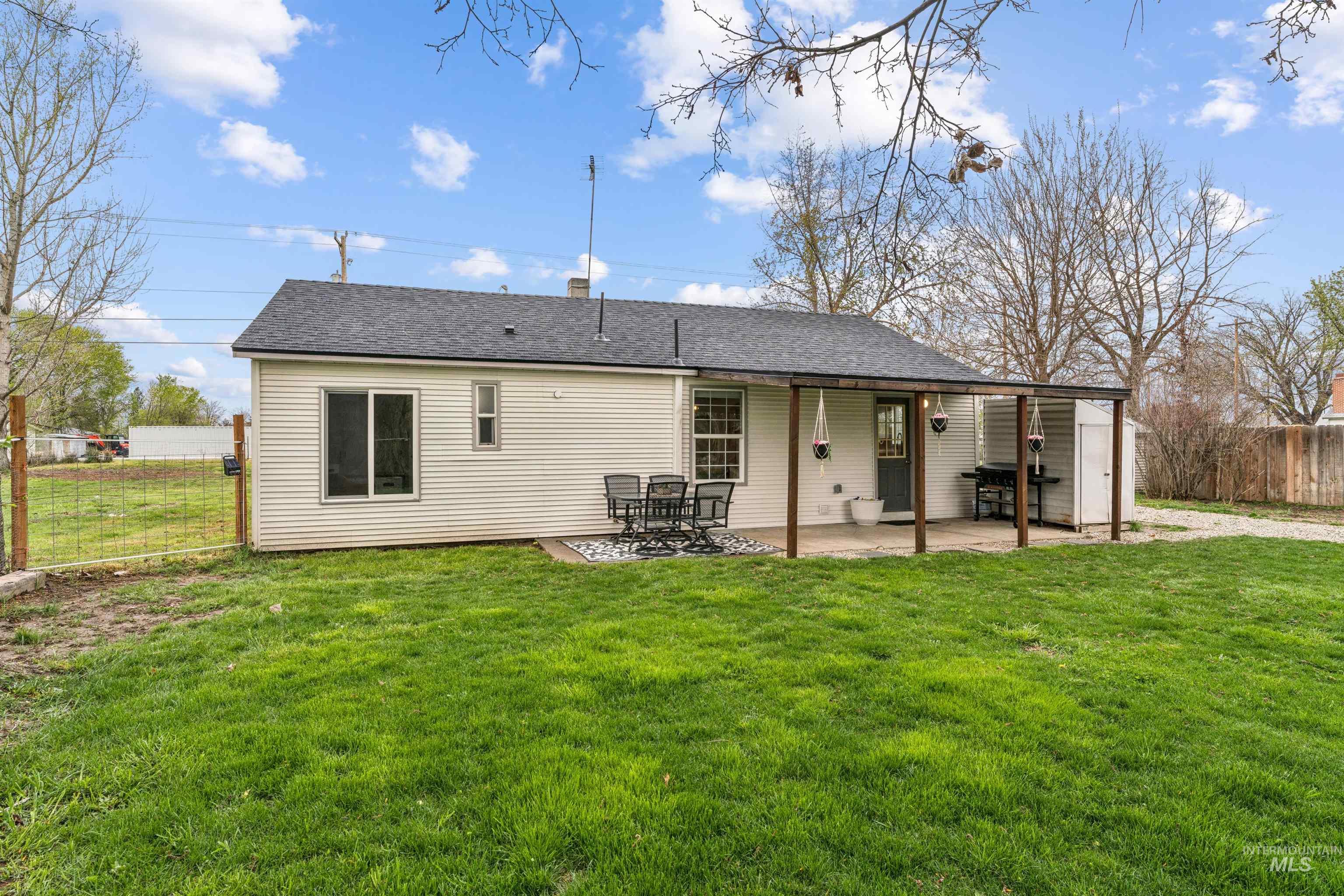 948 S Mill Road, Emmett, Idaho 83617, 2 Bedrooms, 1 Bathroom, Residential For Sale, Price $429,900, 98981196