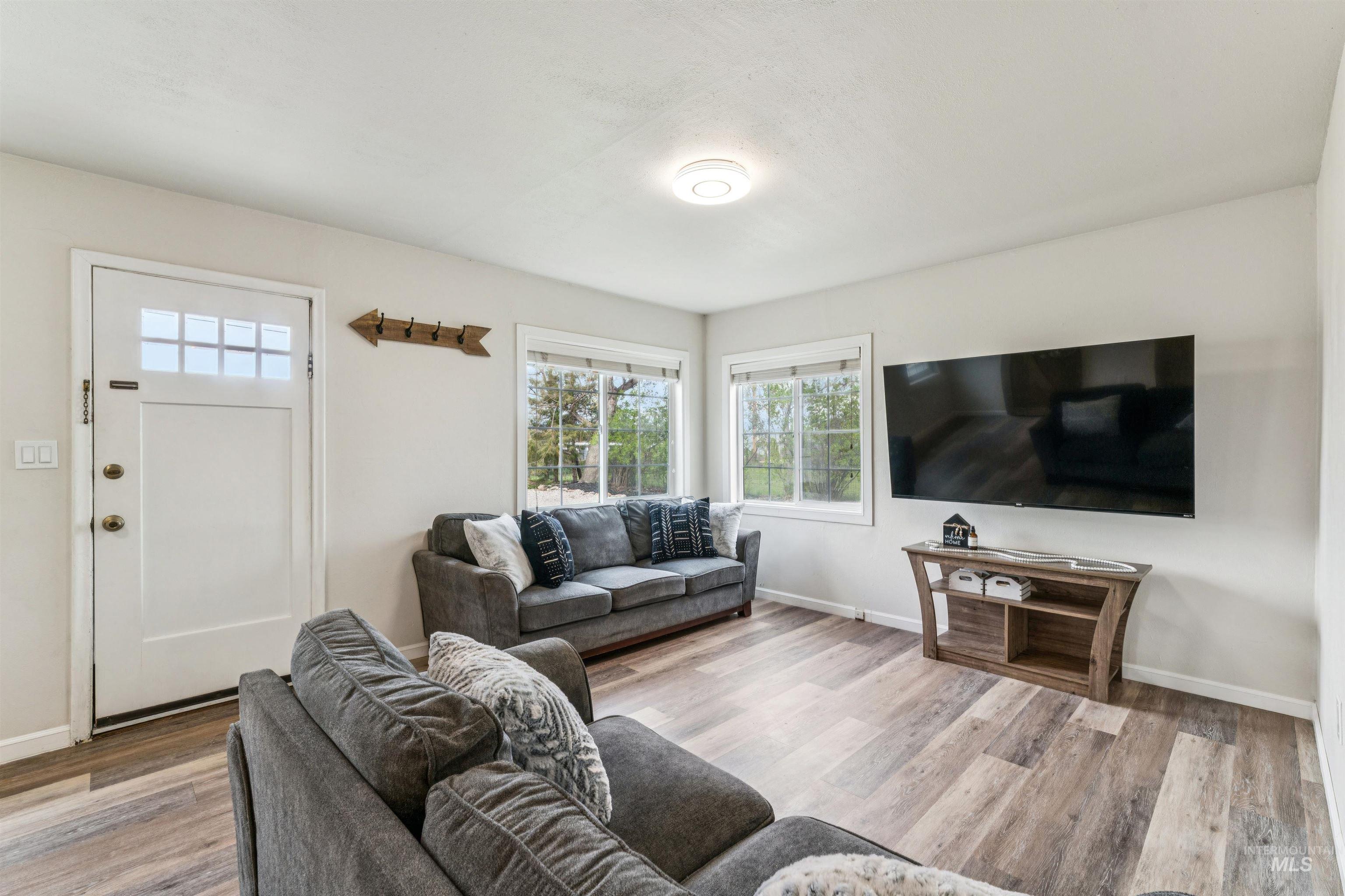 948 S Mill Road, Emmett, Idaho 83617, 2 Bedrooms, 1 Bathroom, Residential For Sale, Price $429,900, 98981196