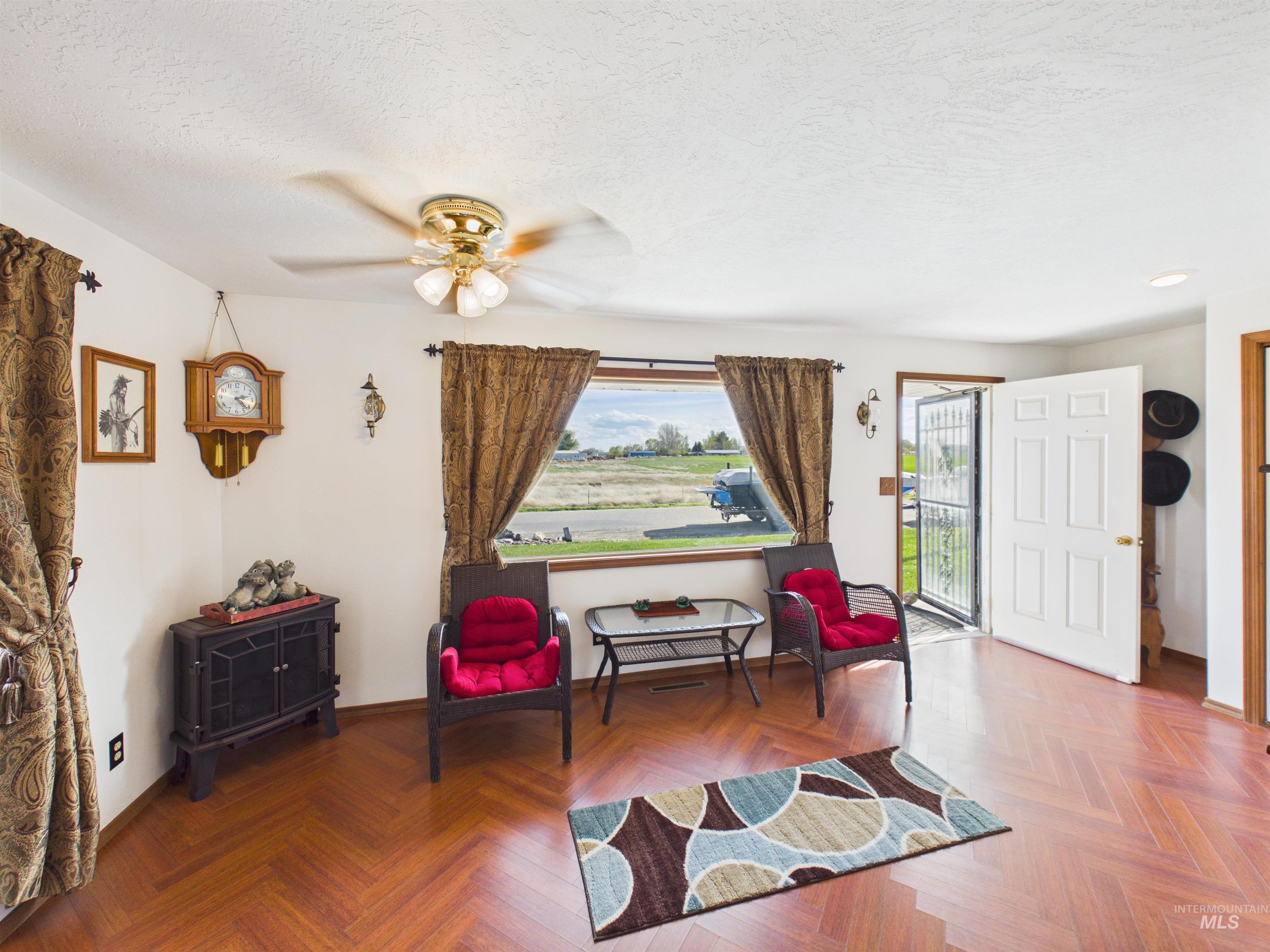 400 W 90 N, Burley, Idaho 83318, 2 Bedrooms, 2.5 Bathrooms, Residential For Sale, Price $715,000, 98981199