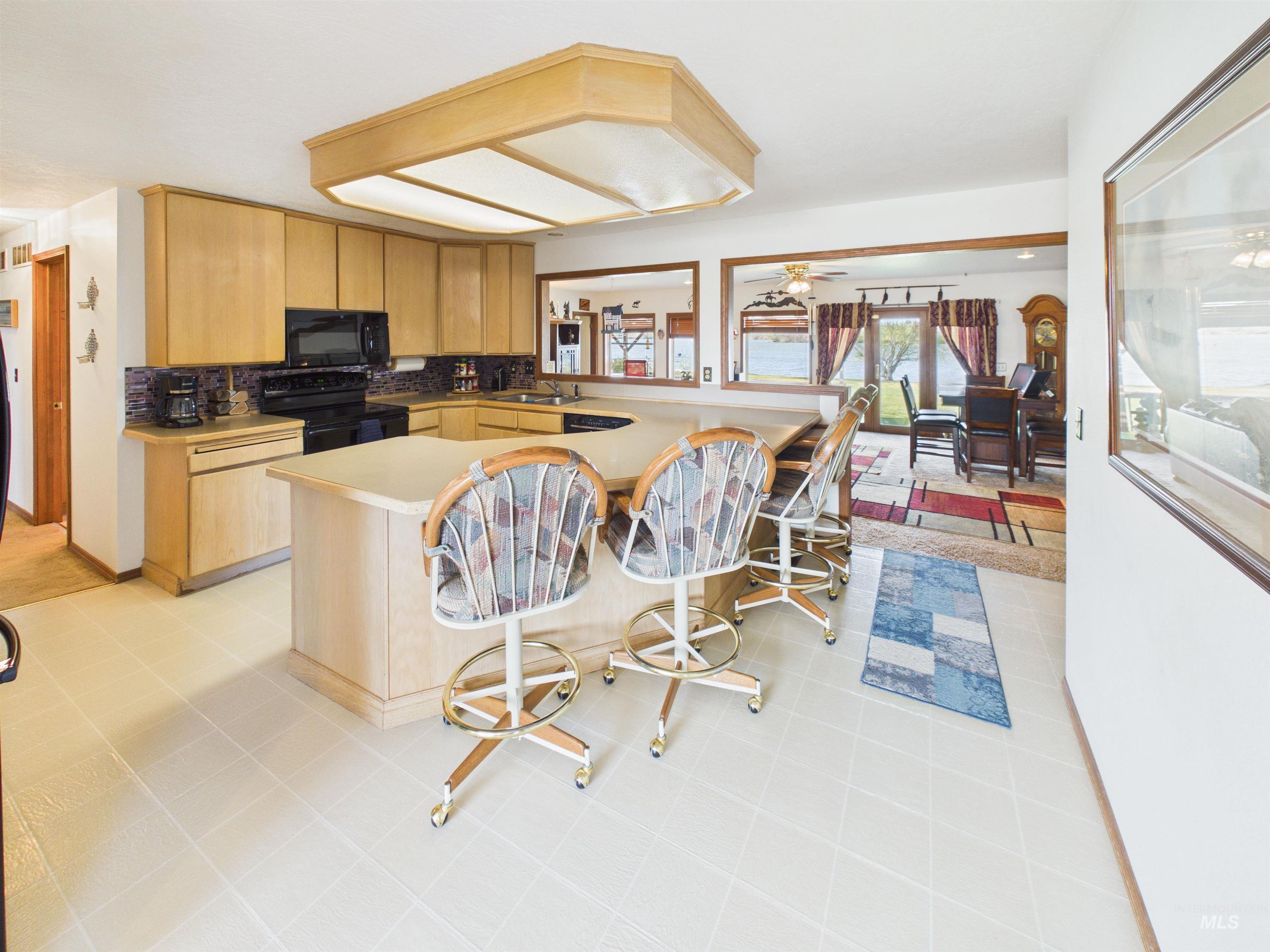 400 W 90 N, Burley, Idaho 83318, 2 Bedrooms, 2.5 Bathrooms, Residential For Sale, Price $715,000, 98981199