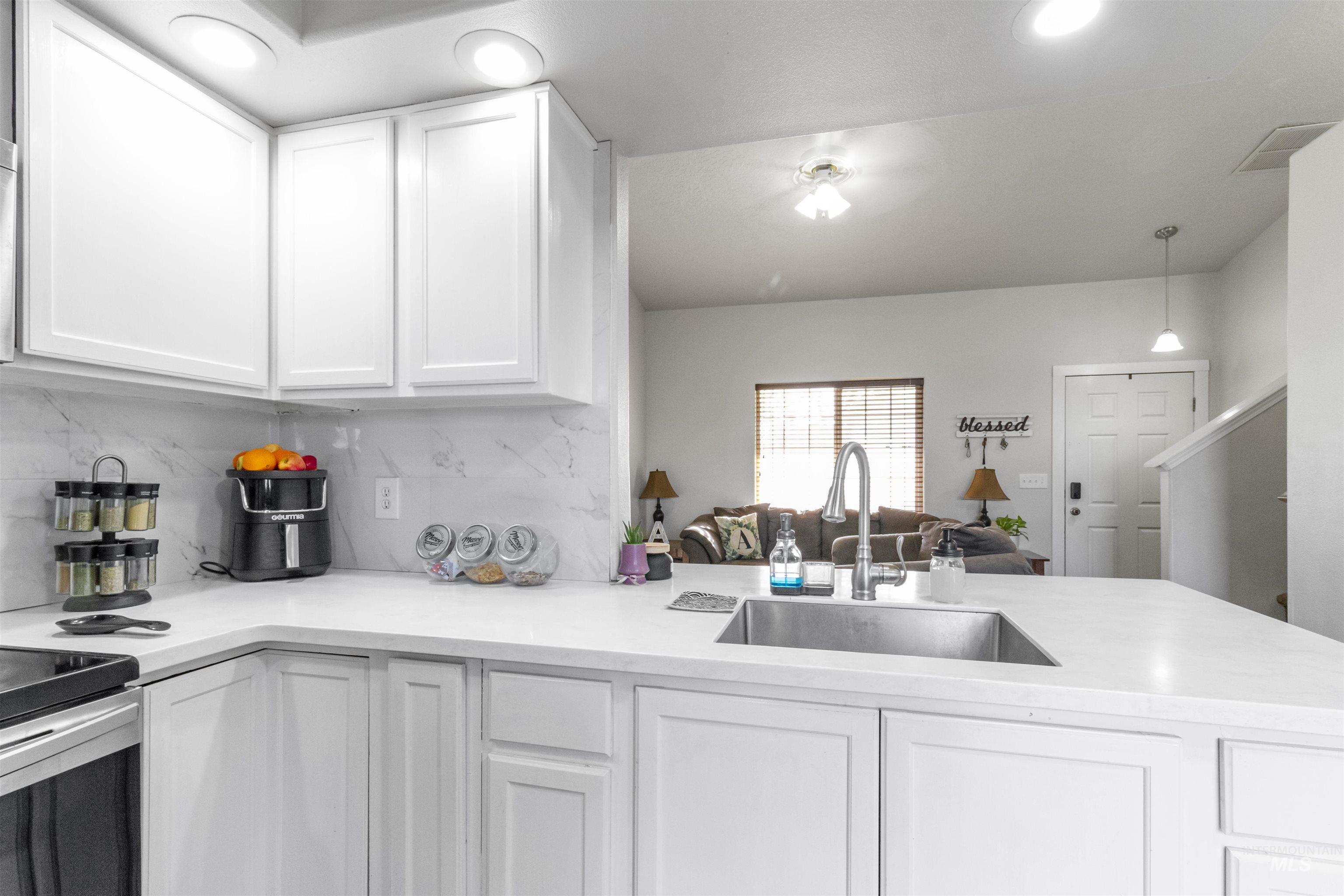 1823 Cambridge St, Caldwell, Idaho 83607, 3 Bedrooms, 2 Bathrooms, Residential For Sale, Price $355,000, 98981209