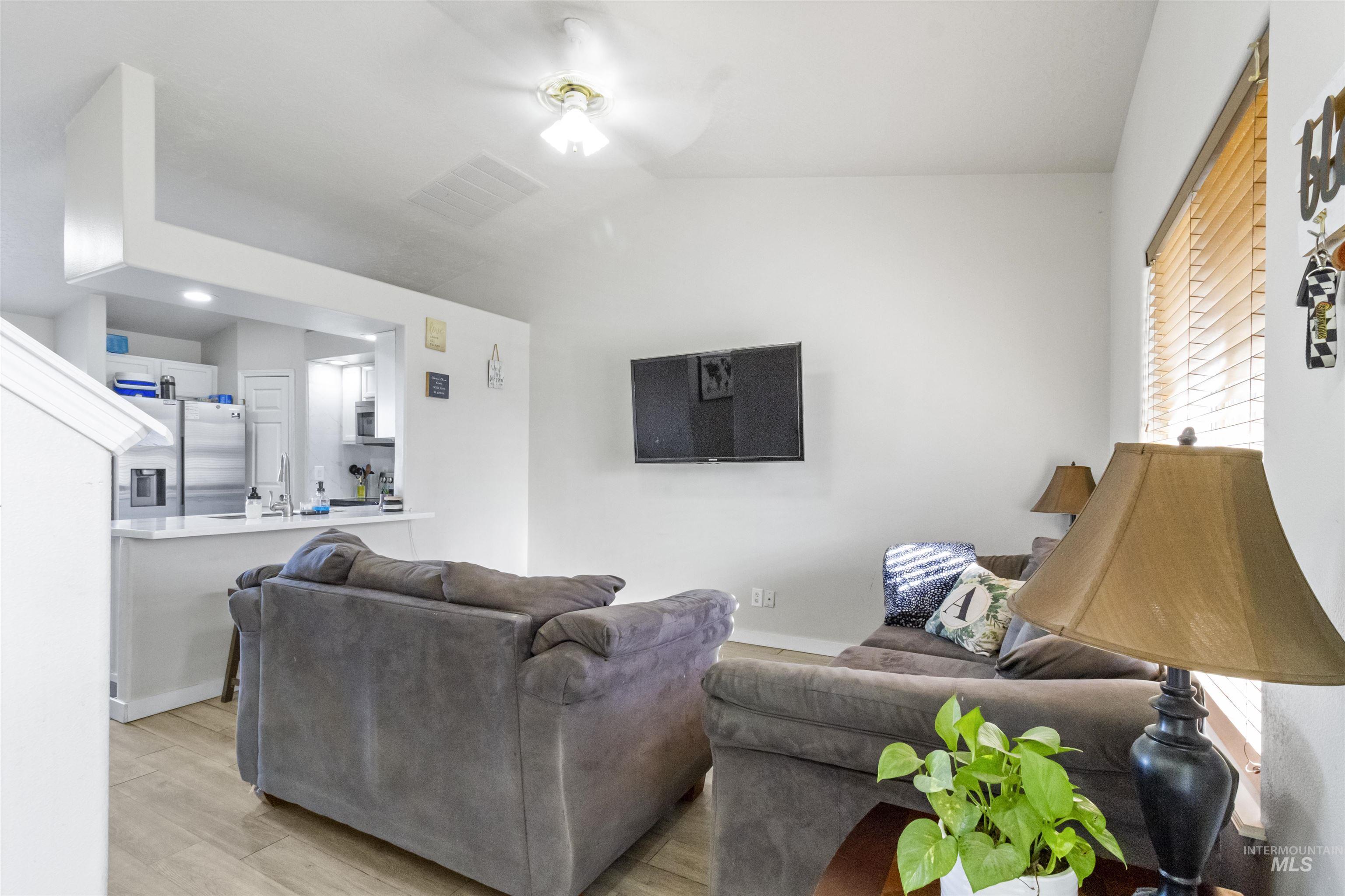 1823 Cambridge St, Caldwell, Idaho 83607, 3 Bedrooms, 2 Bathrooms, Residential For Sale, Price $355,000, 98981209