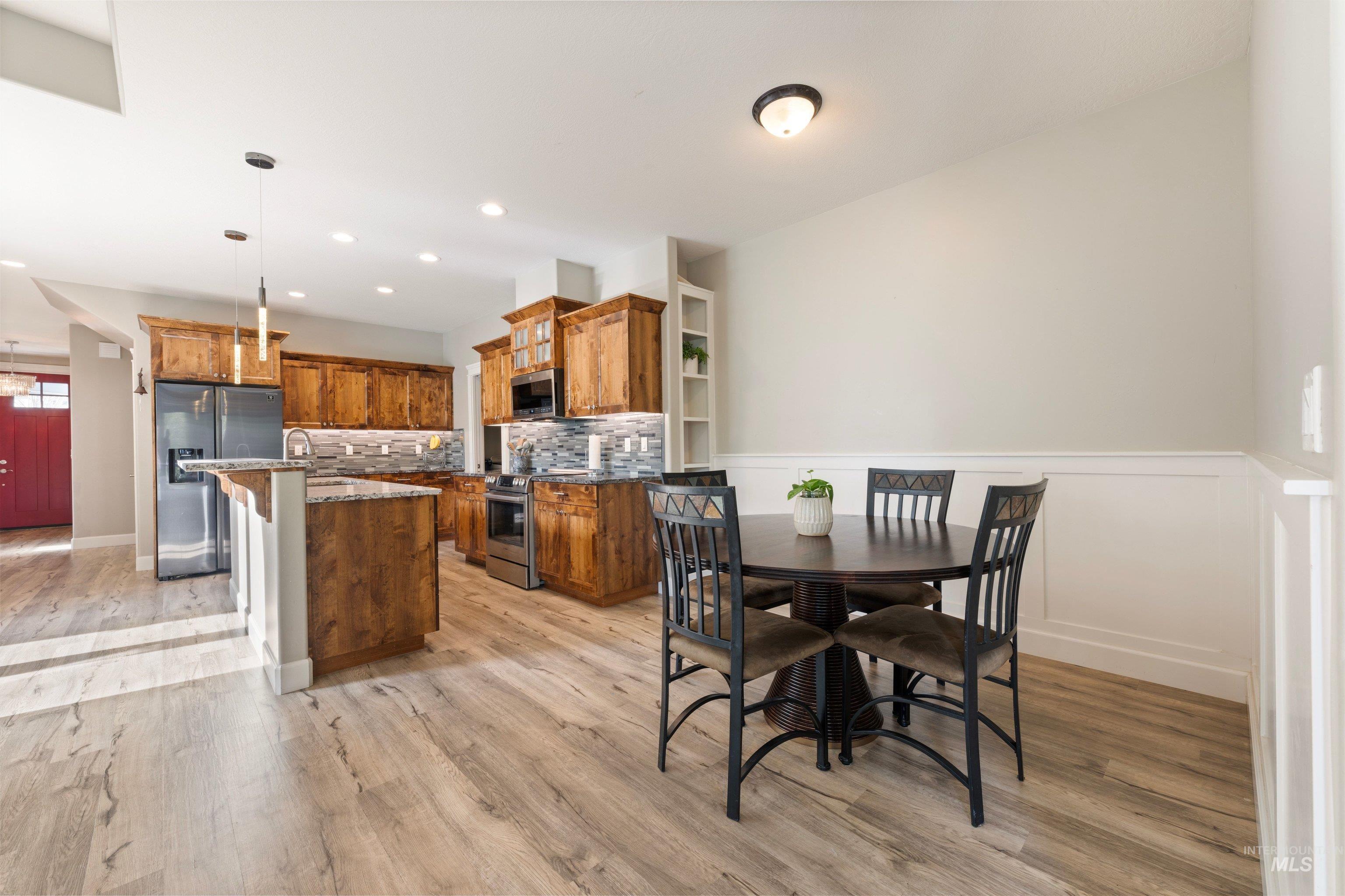 3820 W. Dover Dr., Meridian, Idaho 83642, 5 Bedrooms, 2.5 Bathrooms, Residential For Sale, Price $613,999, 98981213