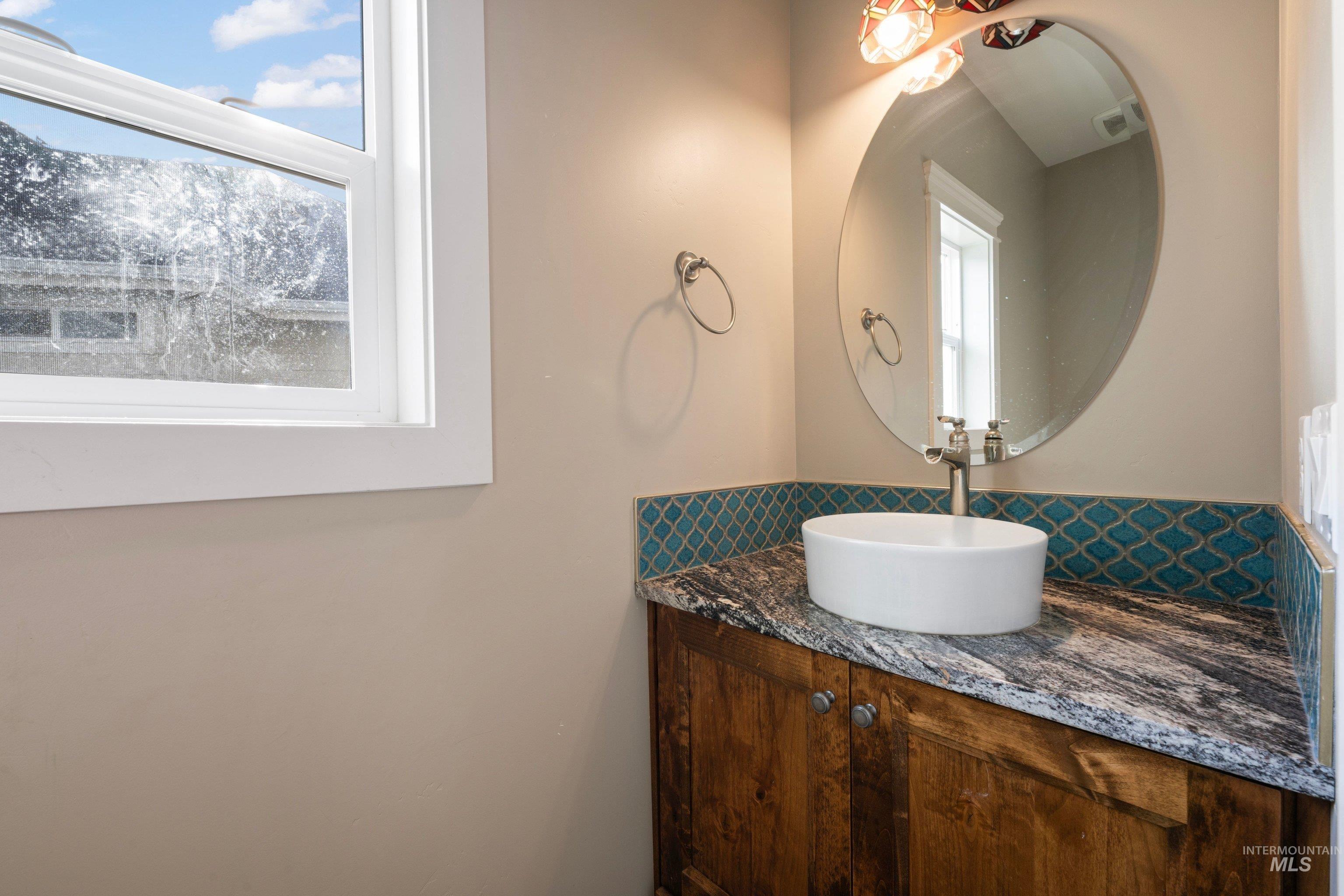 3820 W. Dover Dr., Meridian, Idaho 83642, 5 Bedrooms, 2.5 Bathrooms, Residential For Sale, Price $613,999, 98981213