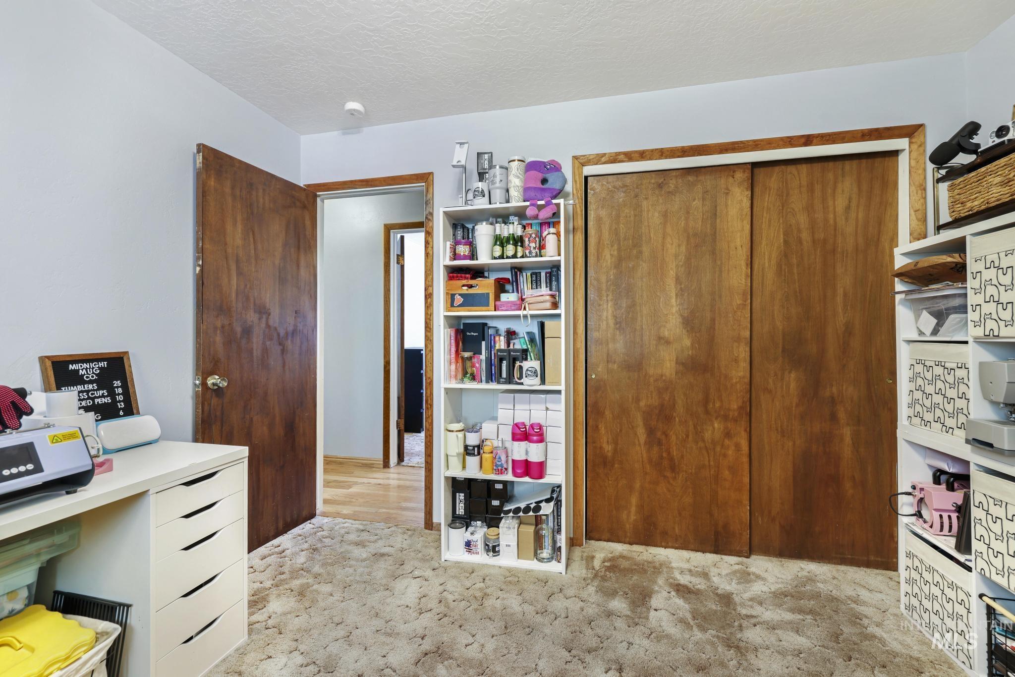 998 N Locust, Twin Falls, Idaho 83301, 4 Bedrooms, 2 Bathrooms, Residential For Sale, Price $385,000, 98981214