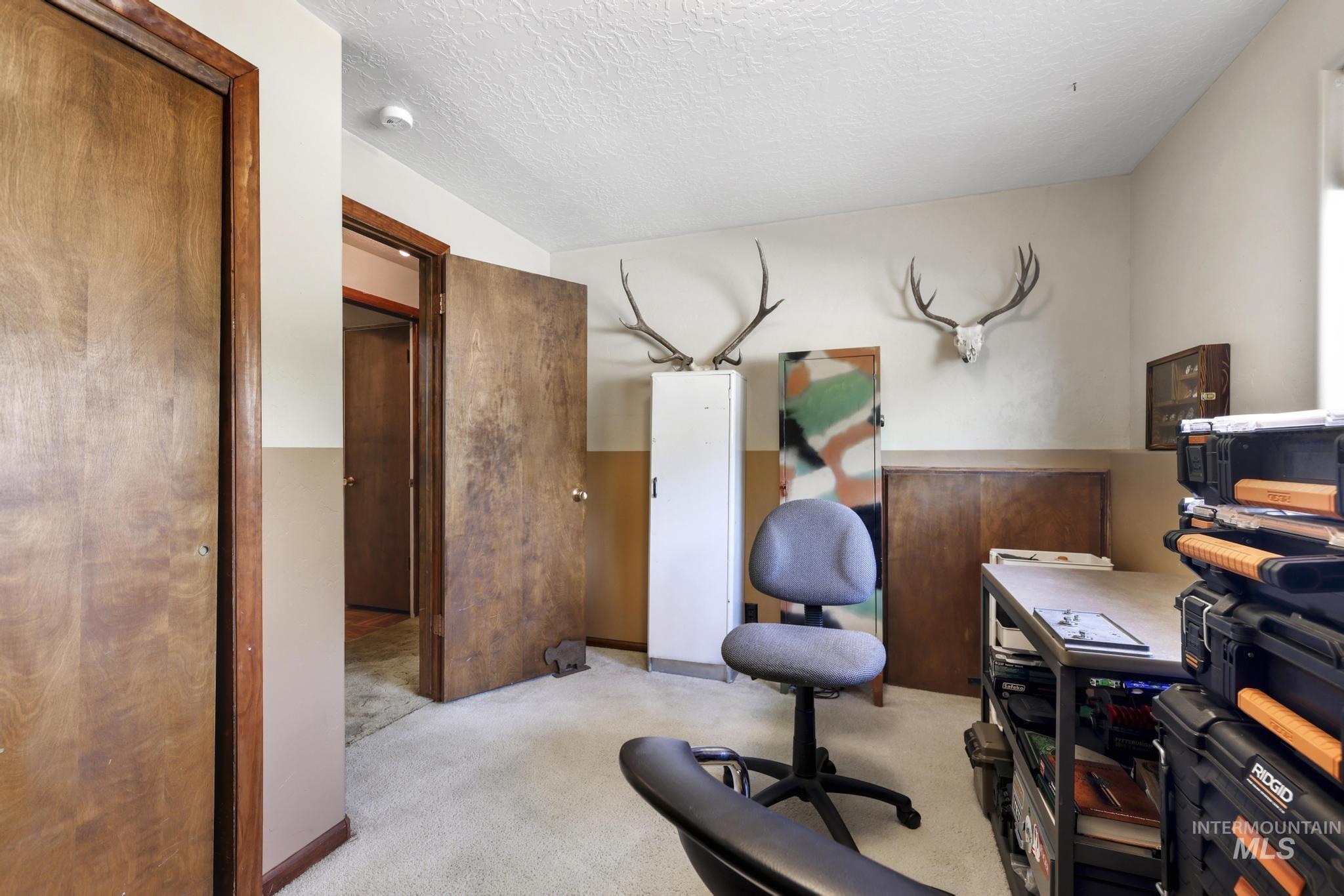 998 N Locust, Twin Falls, Idaho 83301, 4 Bedrooms, 2 Bathrooms, Residential For Sale, Price $385,000, 98981214