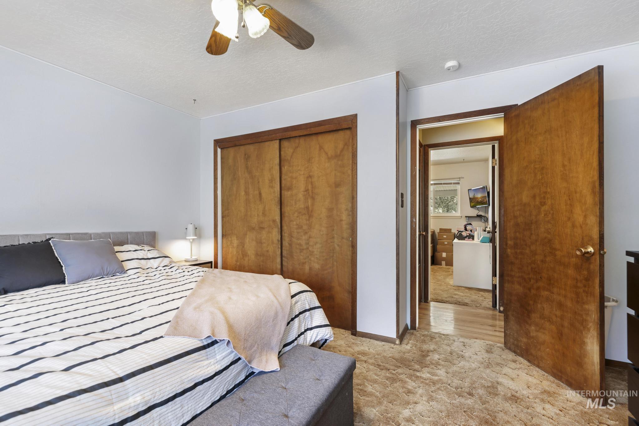 998 N Locust, Twin Falls, Idaho 83301, 4 Bedrooms, 2 Bathrooms, Residential For Sale, Price $385,000, 98981214