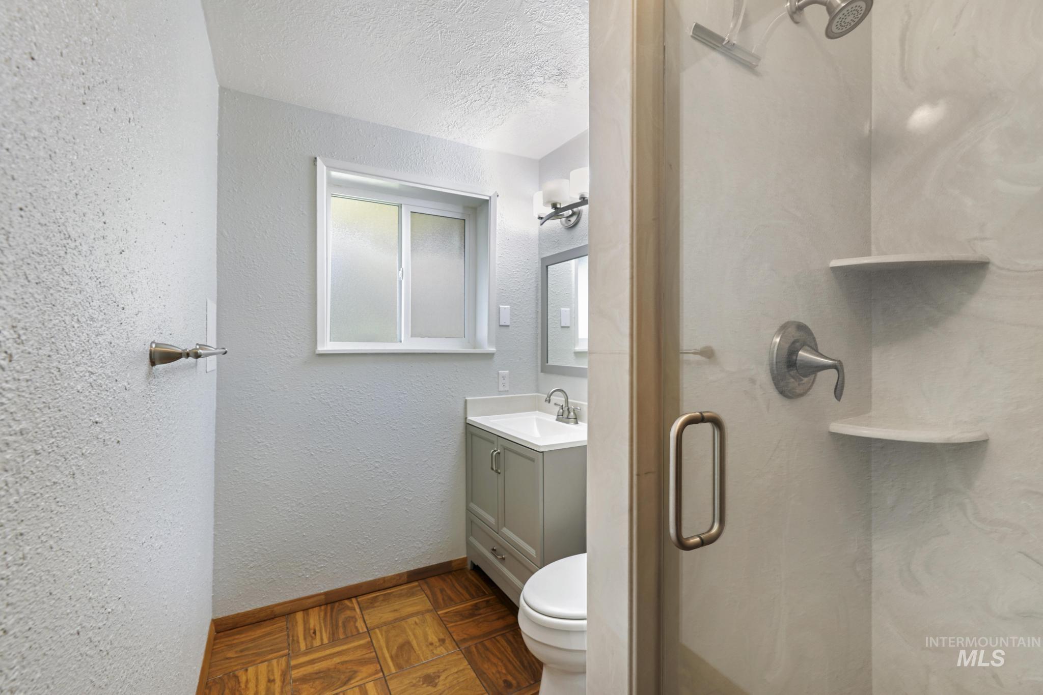 998 N Locust, Twin Falls, Idaho 83301, 4 Bedrooms, 2 Bathrooms, Residential For Sale, Price $385,000, 98981214