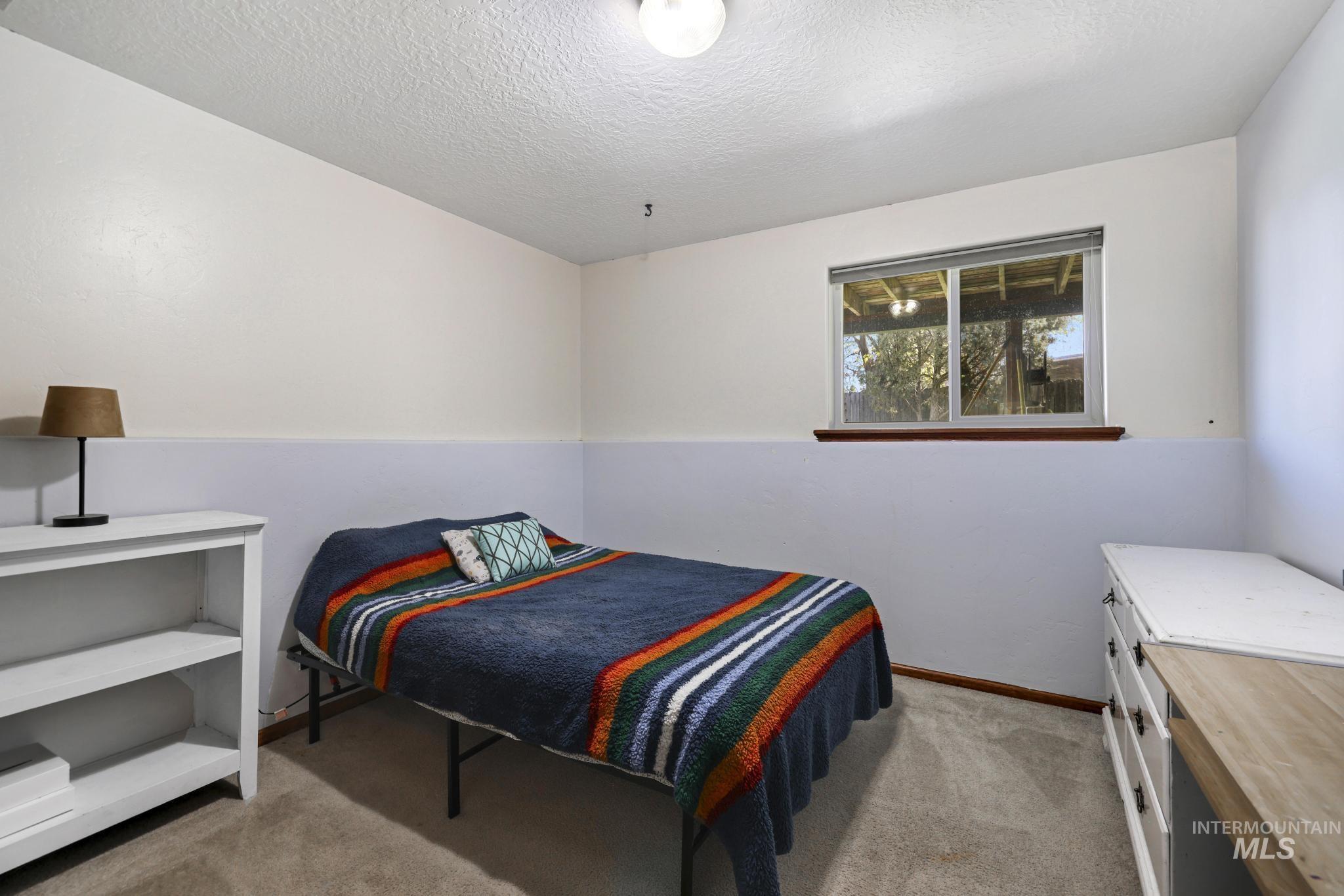 998 N Locust, Twin Falls, Idaho 83301, 4 Bedrooms, 2 Bathrooms, Residential For Sale, Price $385,000, 98981214