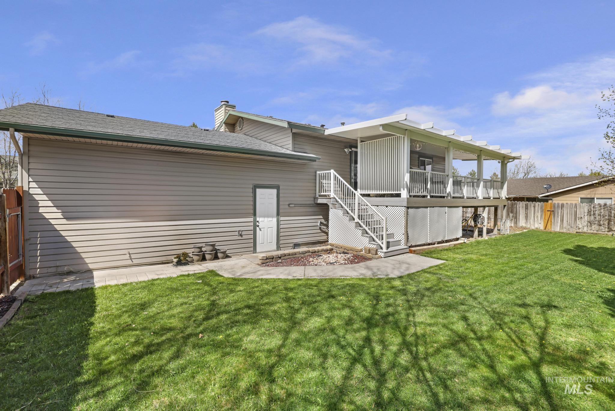 998 N Locust, Twin Falls, Idaho 83301, 4 Bedrooms, 2 Bathrooms, Residential For Sale, Price $385,000, 98981214