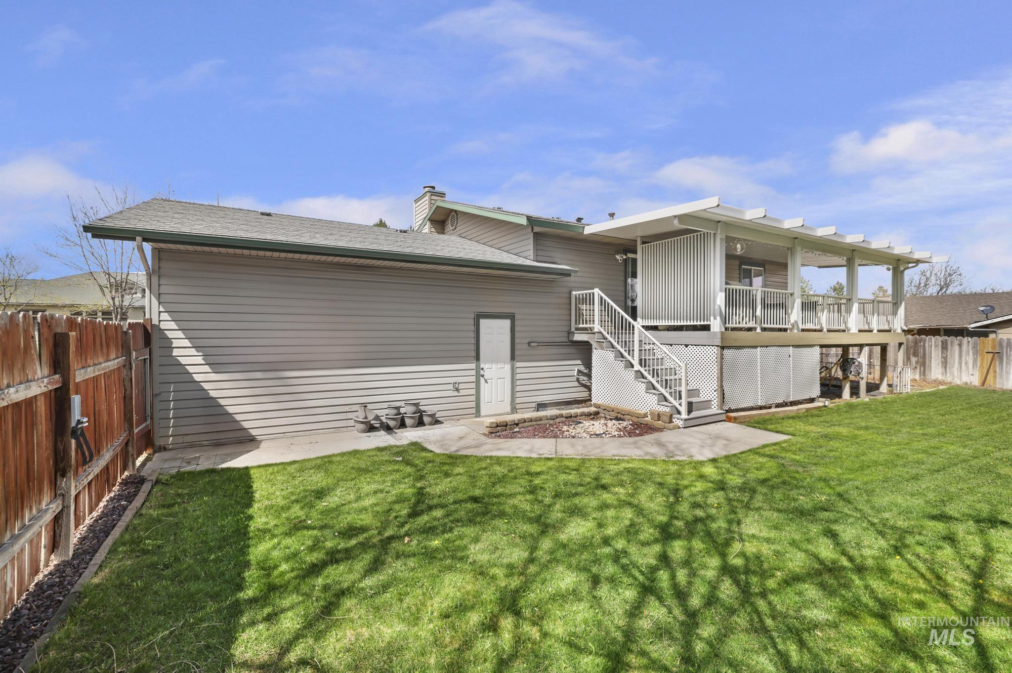 998 N Locust, Twin Falls, Idaho 83301, 4 Bedrooms, 2 Bathrooms, Residential For Sale, Price $385,000, 98981214