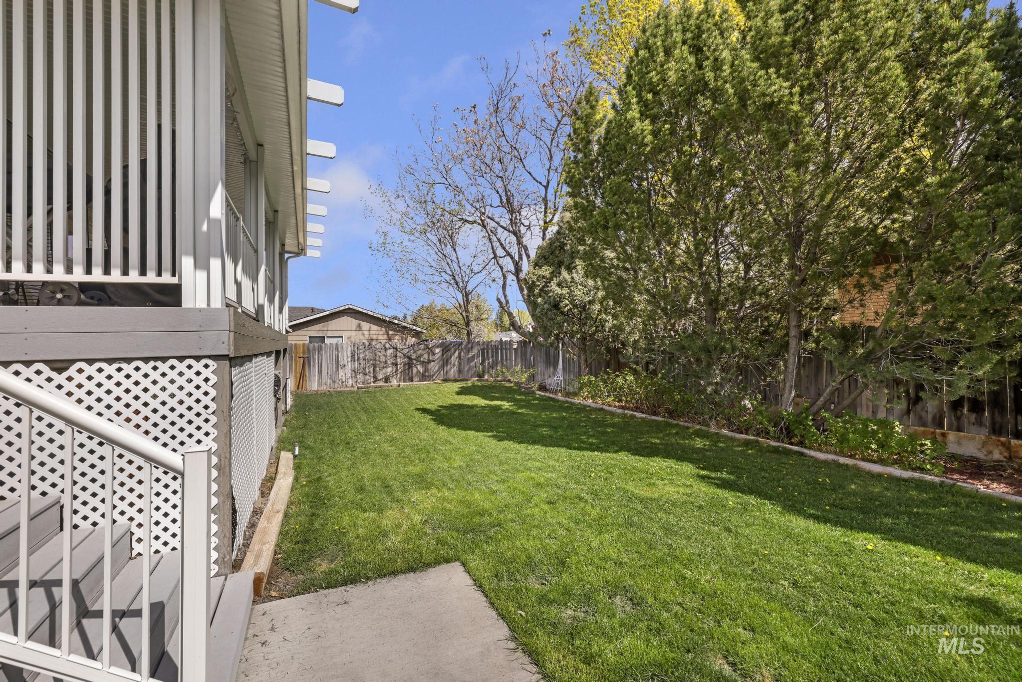 998 N Locust, Twin Falls, Idaho 83301, 4 Bedrooms, 2 Bathrooms, Residential For Sale, Price $385,000, 98981214