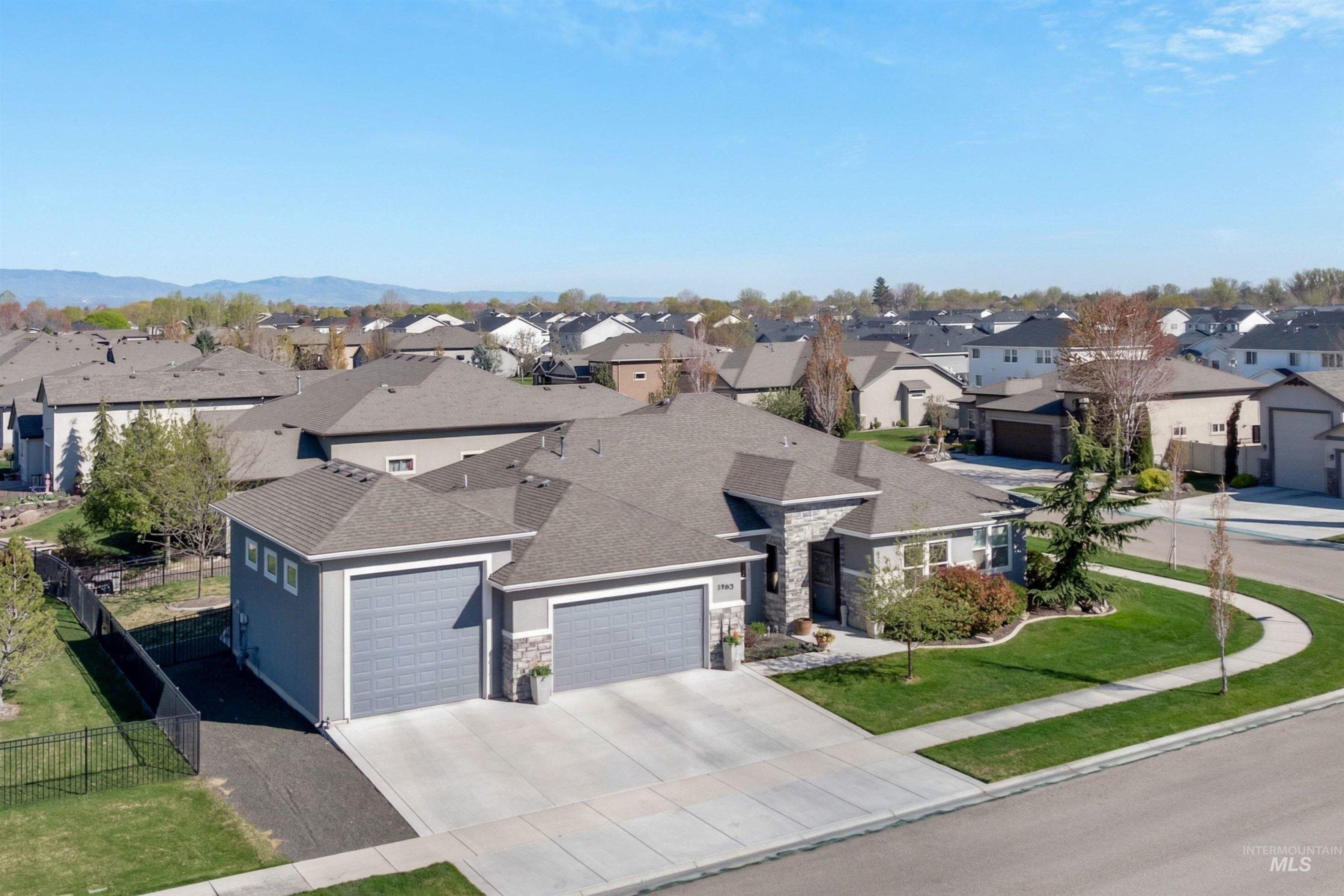 1360 N Bowknot Lake Way, Star, Idaho 83669, 4 Bedrooms, 3 Bathrooms, Residential For Sale, Price $889,000, 98981216